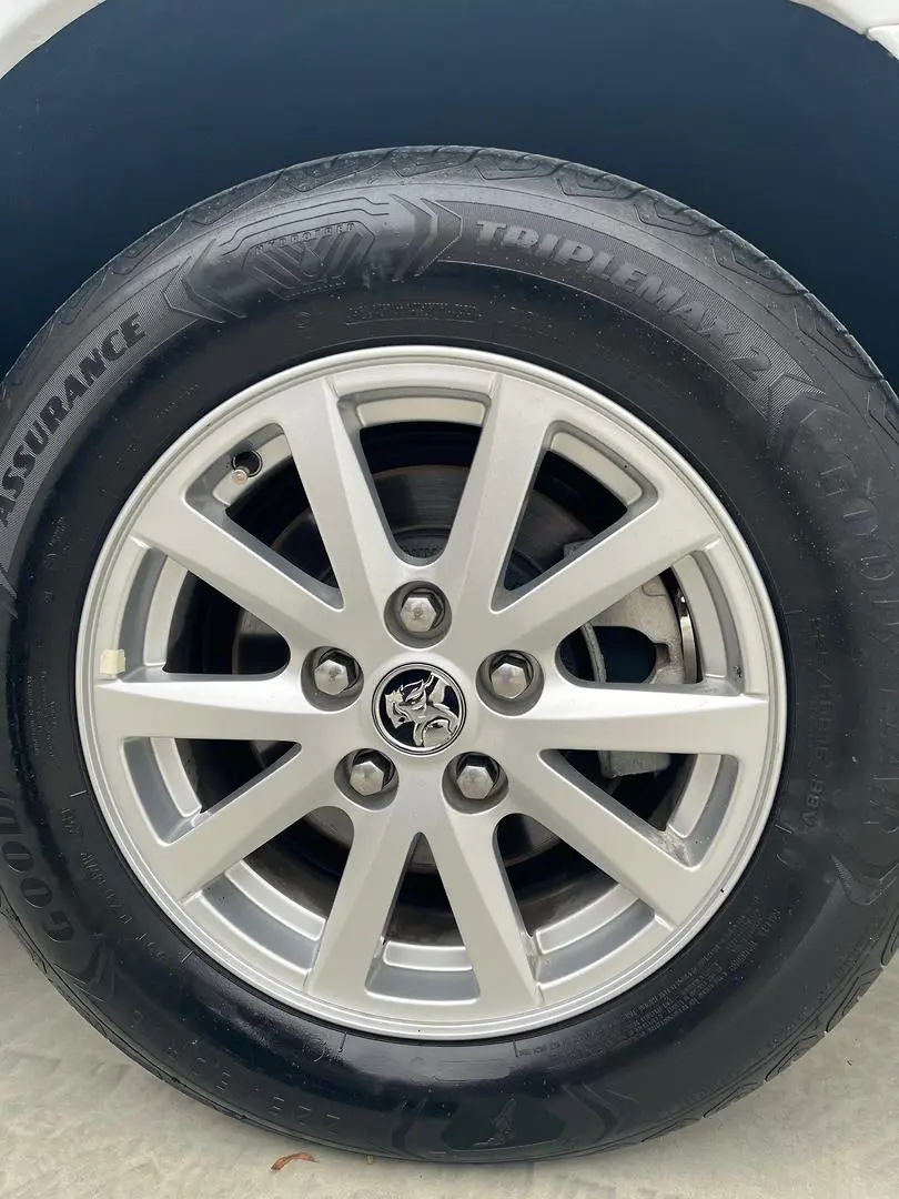 2016 Holden Commodore Gallery Image 5