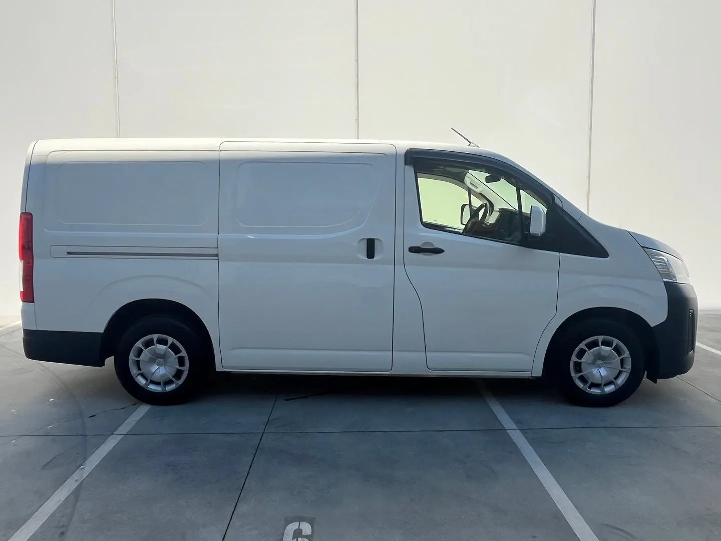 2021 Toyota Hiace Gallery Image 26