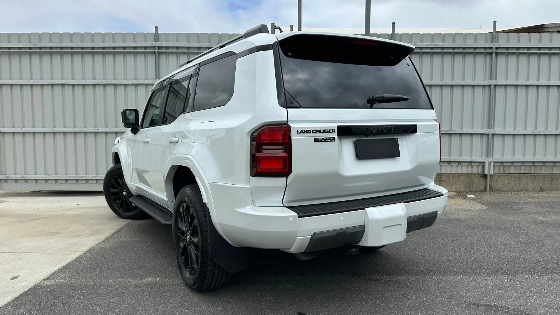 2024 Toyota Landcruiser Prado Gallery Image 9