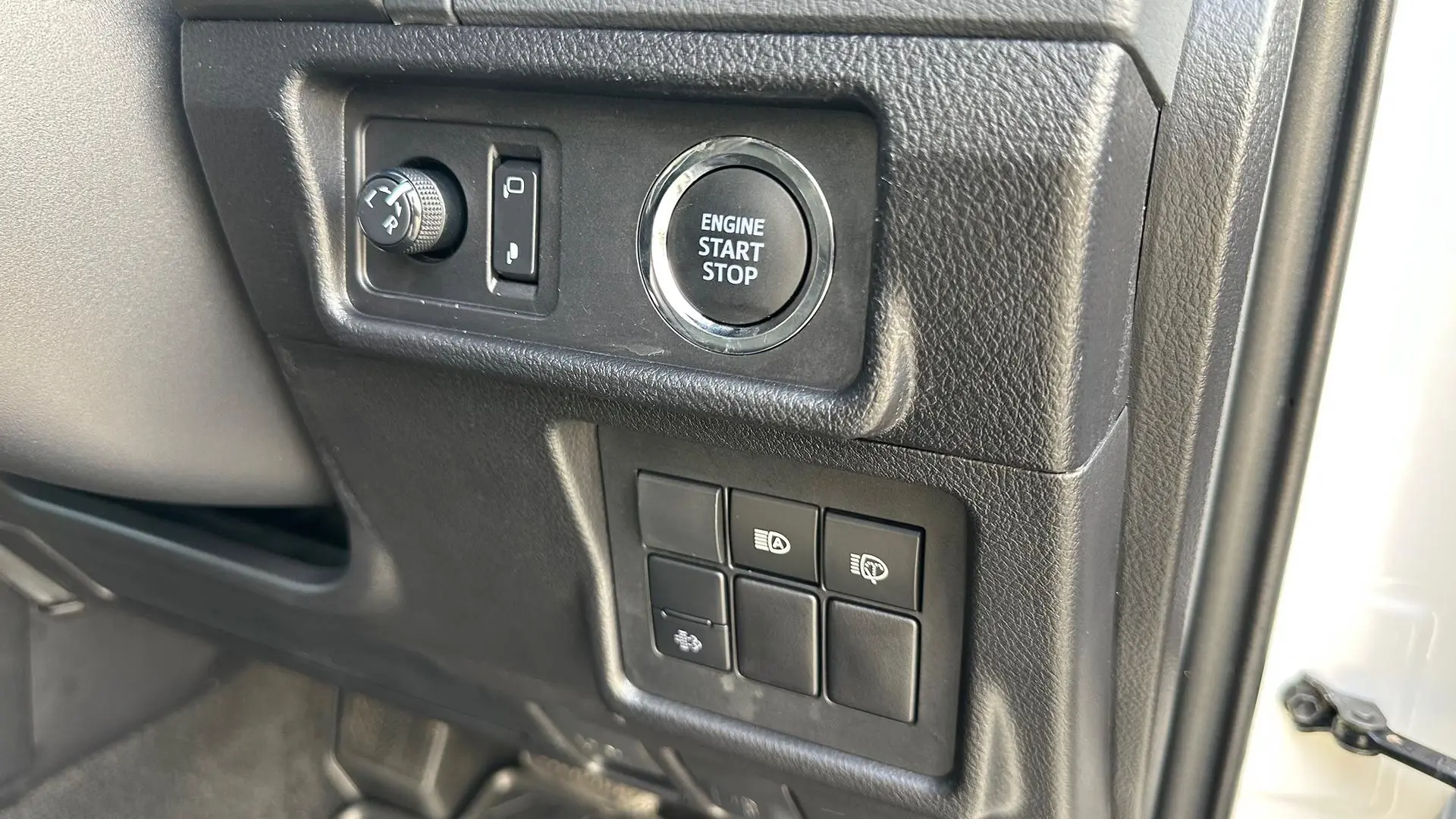 2020 Toyota Landcruiser Prado Gallery Image 16