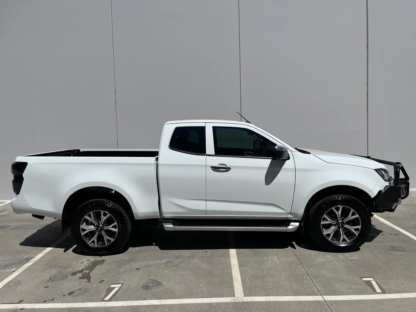 2023 Isuzu D-MAX Gallery Image 24