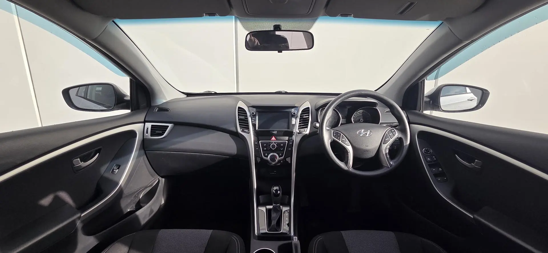 2015 Hyundai i30 Gallery Image 12