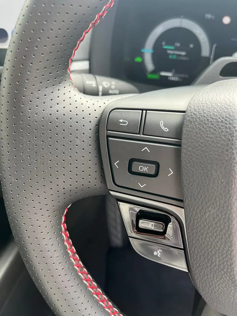 2025 Toyota C-HR Gallery Image 22