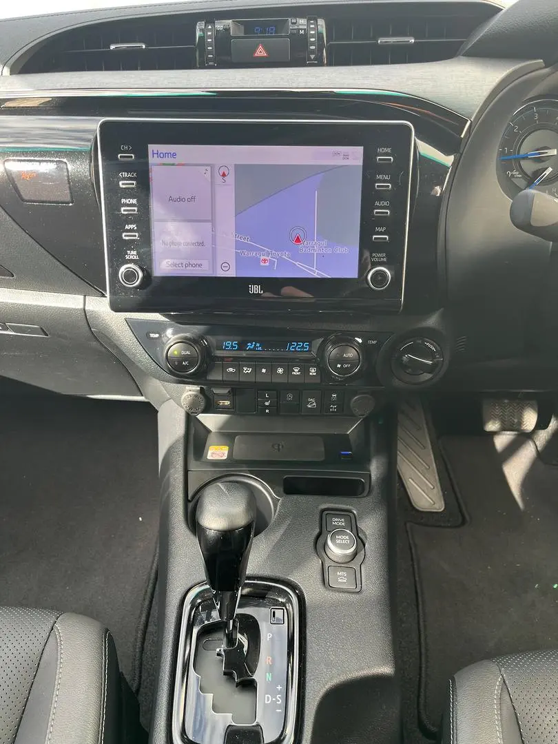 2024 Toyota Hilux Gallery Image 19