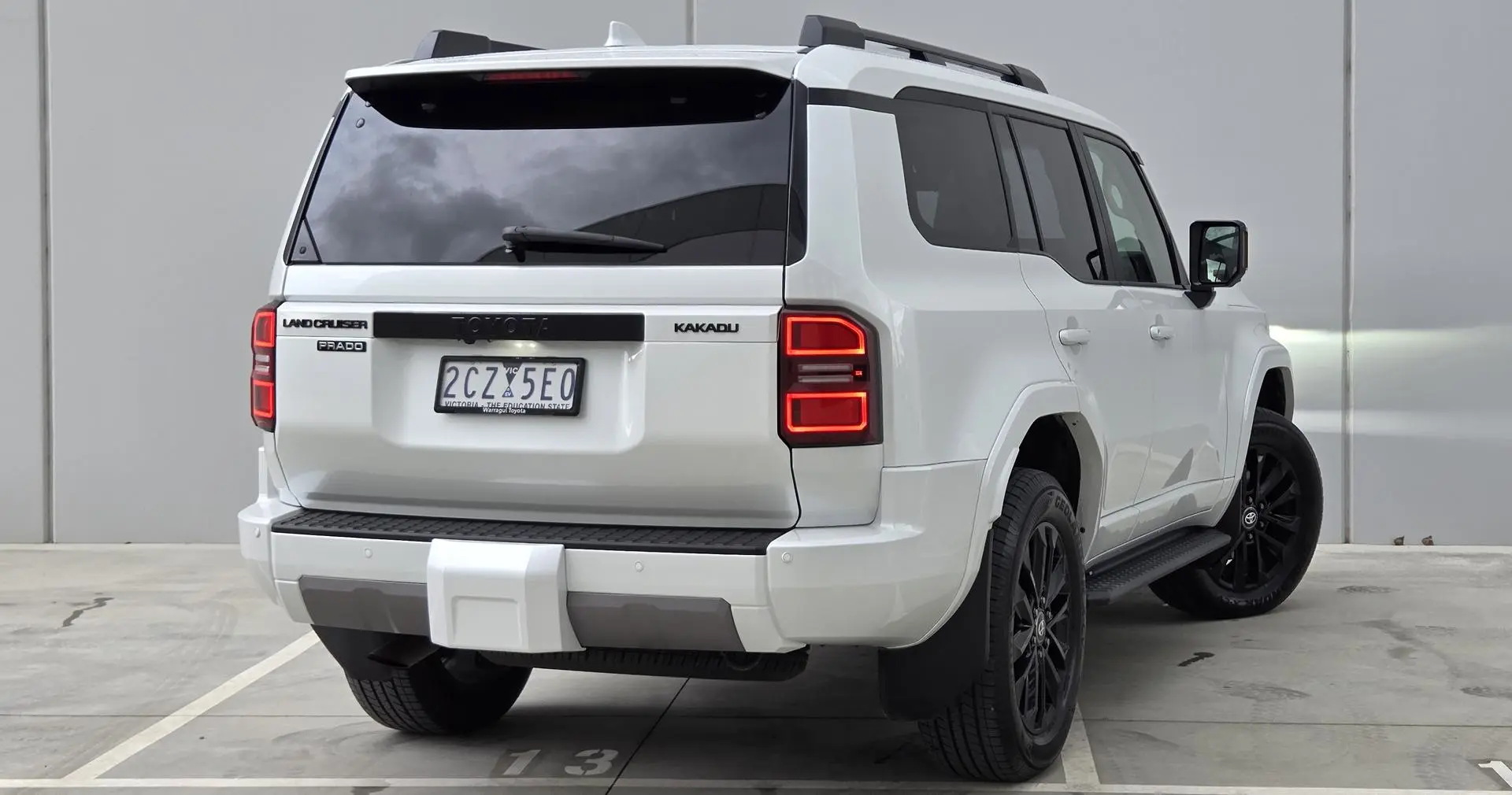 2025 Toyota Landcruiser Prado Gallery Image 8