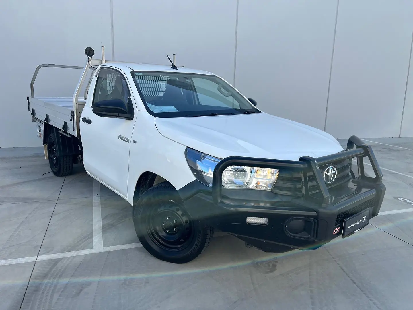 2015 Toyota Hilux Gallery Image 1