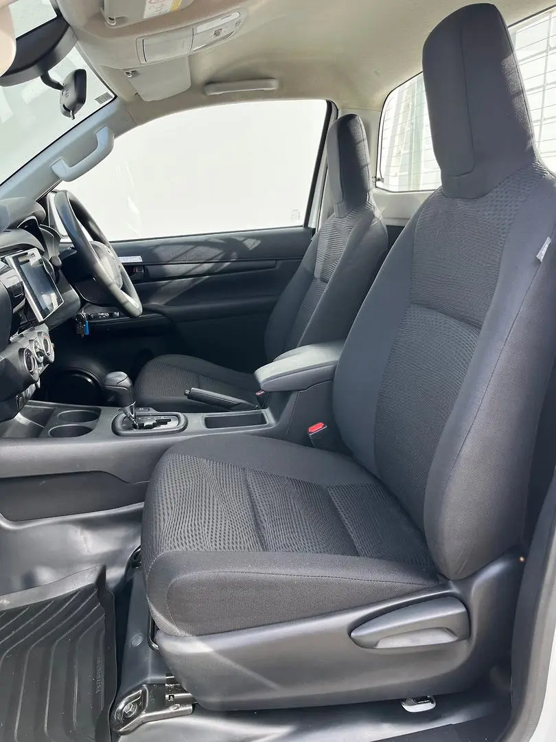 2019 Toyota Hilux Gallery Image 6