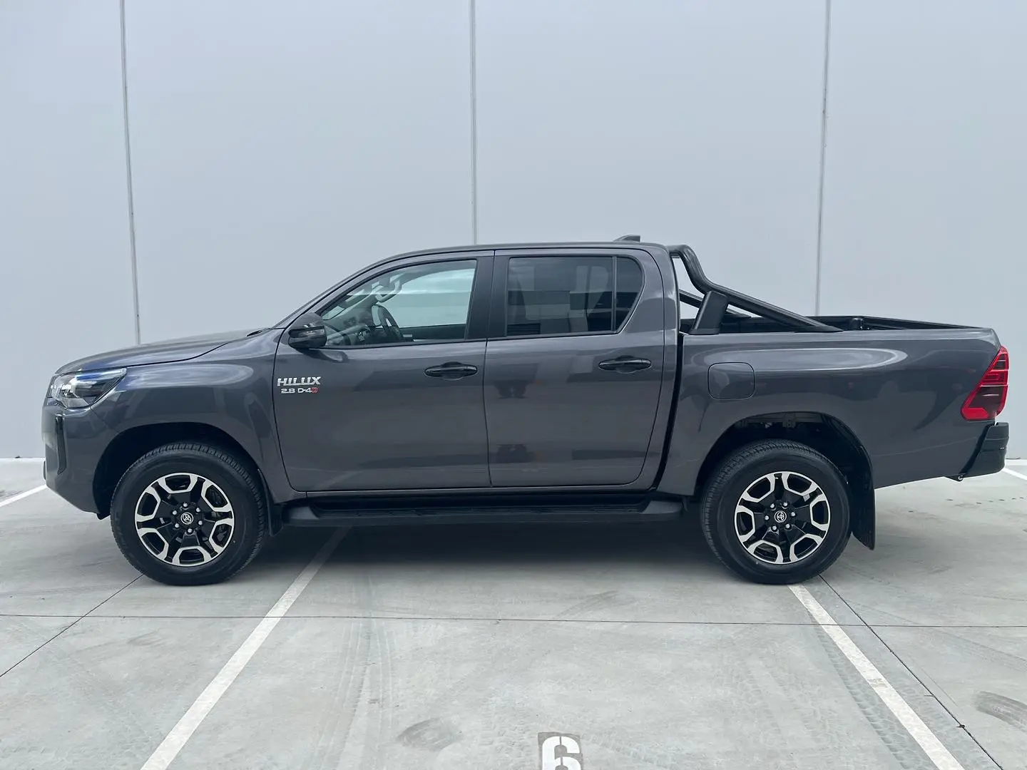 2025 Toyota Hilux Gallery Image 4