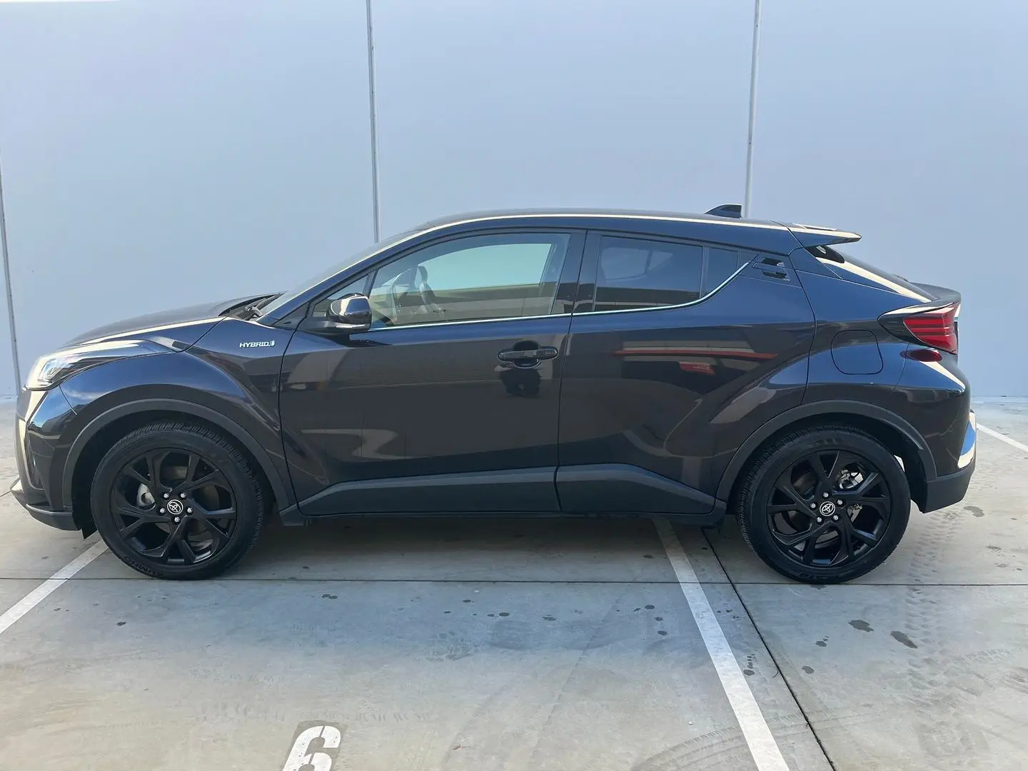 2022 Toyota C-HR Gallery Image 9