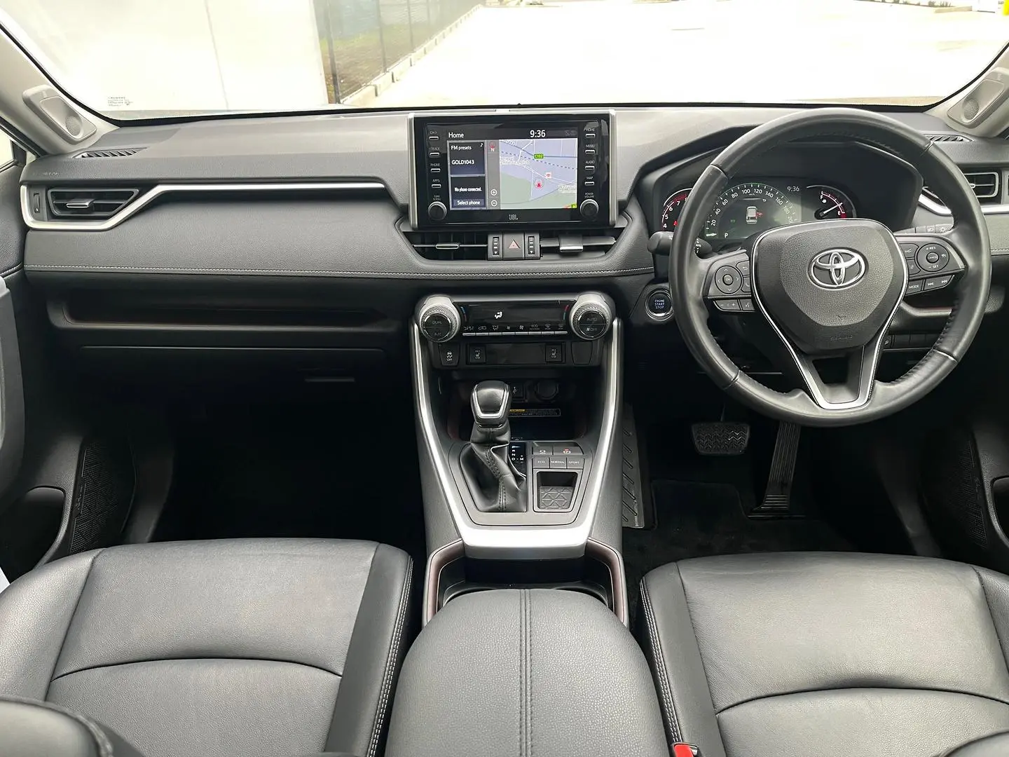 2020 Toyota RAV4 Gallery Image 17