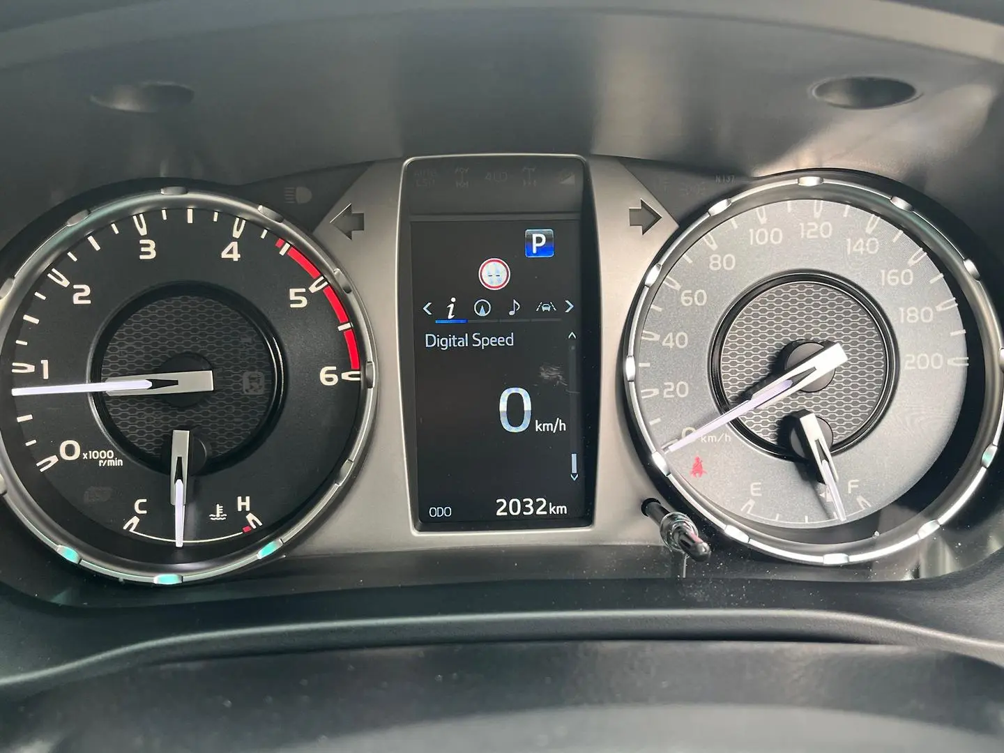 2025 Toyota Hilux Gallery Image 25