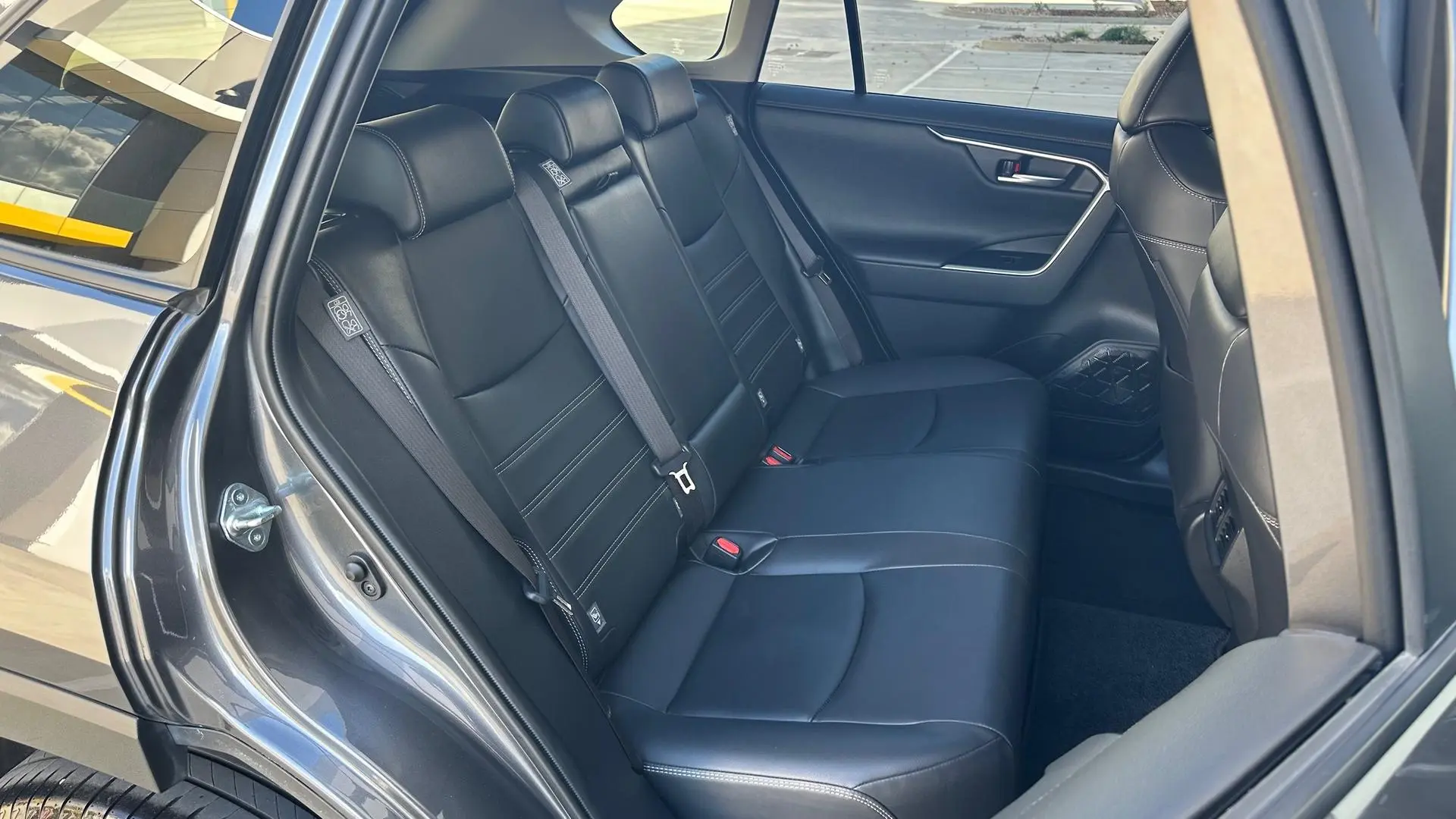 2019 Toyota RAV4 Gallery Image 24
