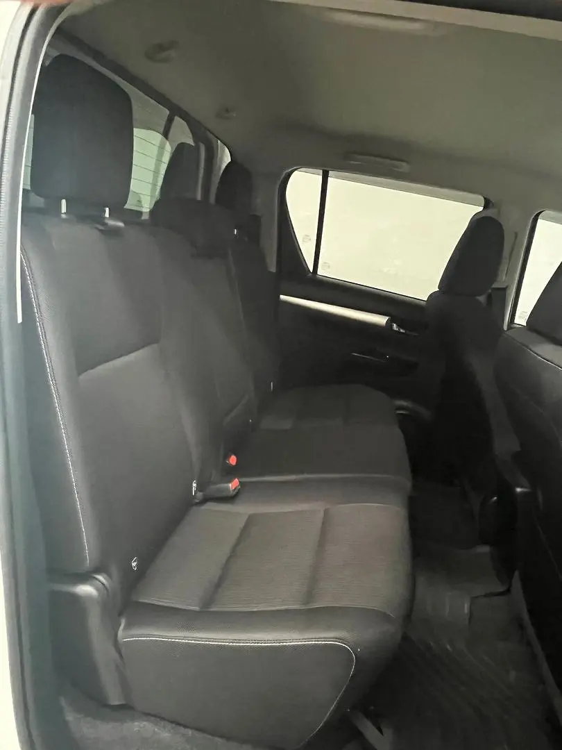 2015 Toyota Hilux Gallery Image 10