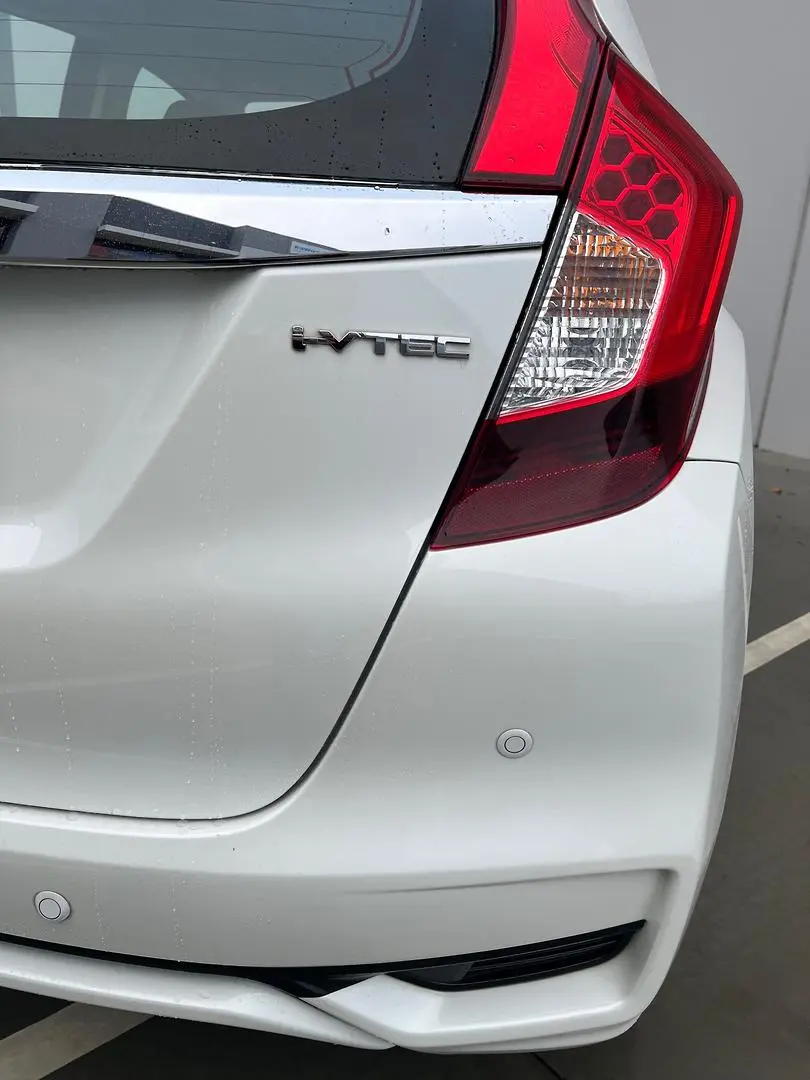 2016 Honda Jazz Gallery Image 11