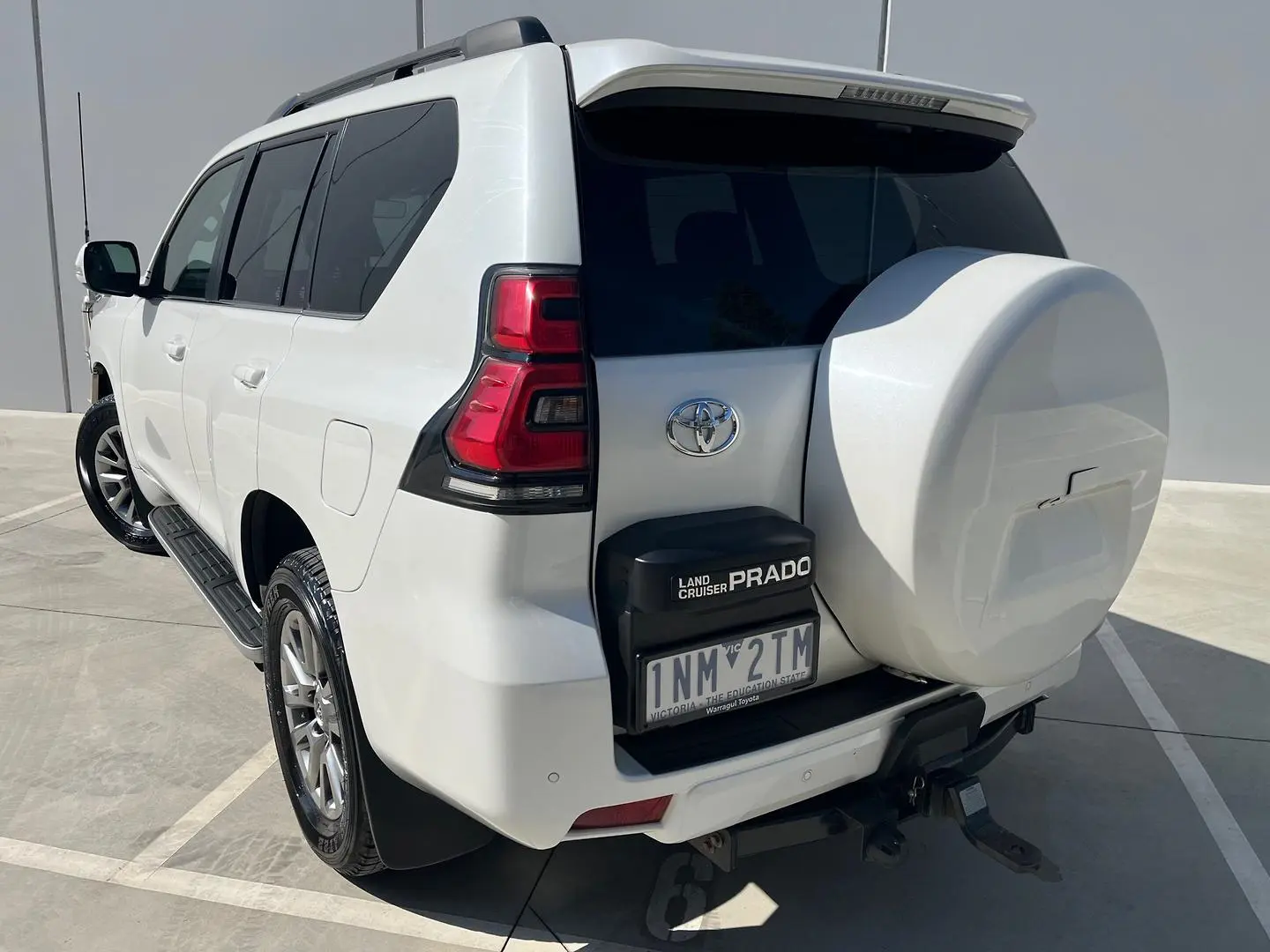 2018 Toyota Landcruiser Prado Gallery Image 11