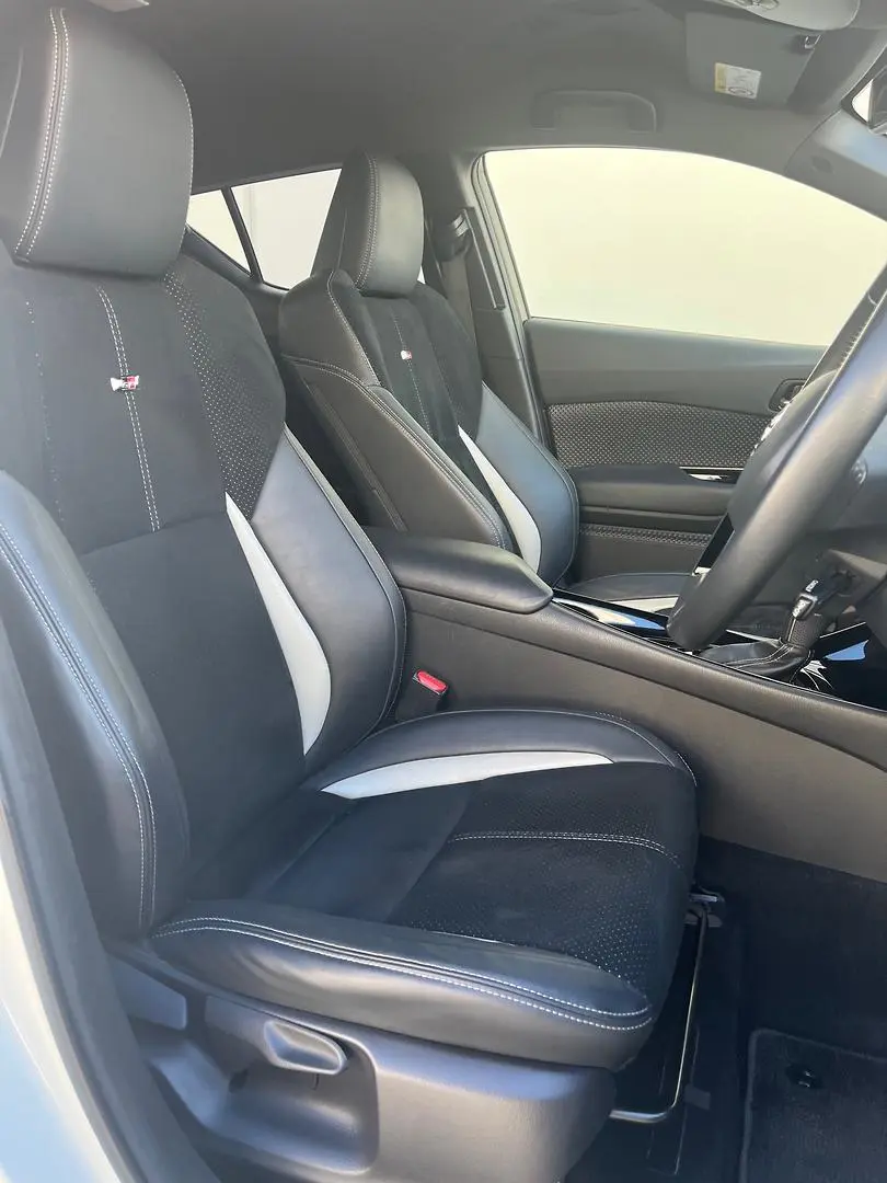 2021 Toyota C-HR Gallery Image 16