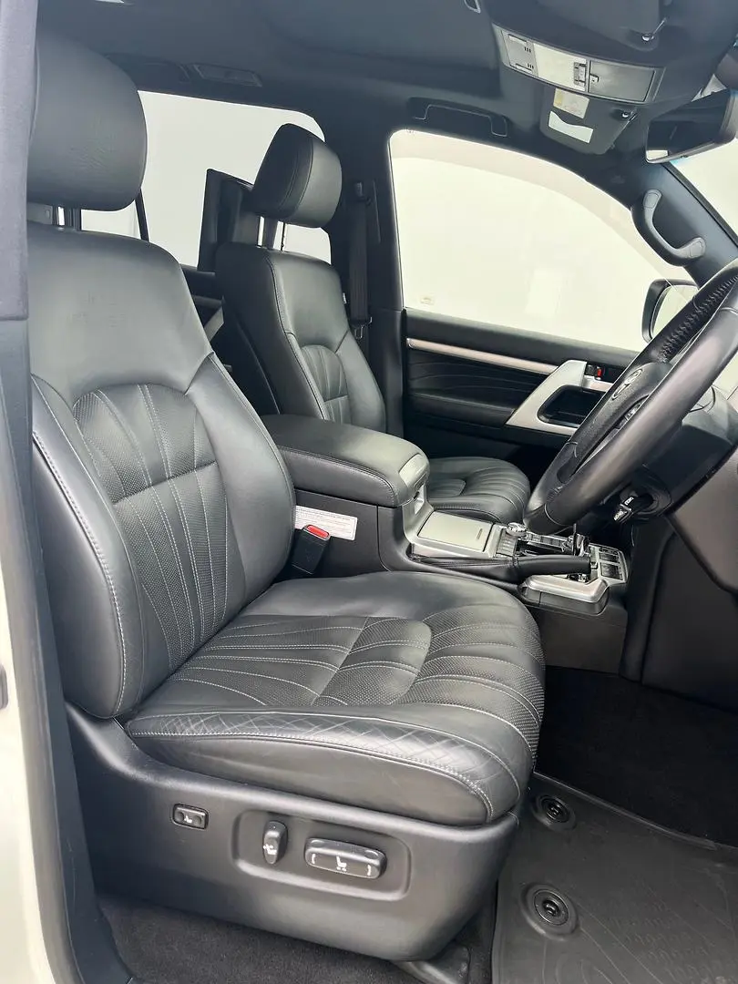 2021 Toyota Landcruiser Gallery Image 16