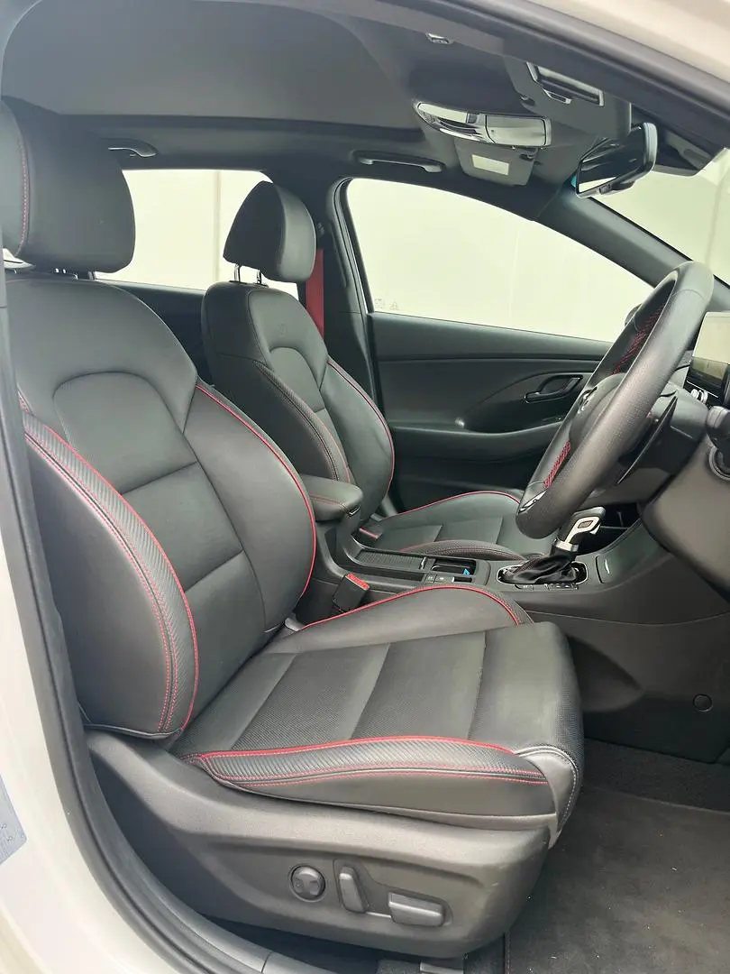 2021 Hyundai i30 Gallery Image 16