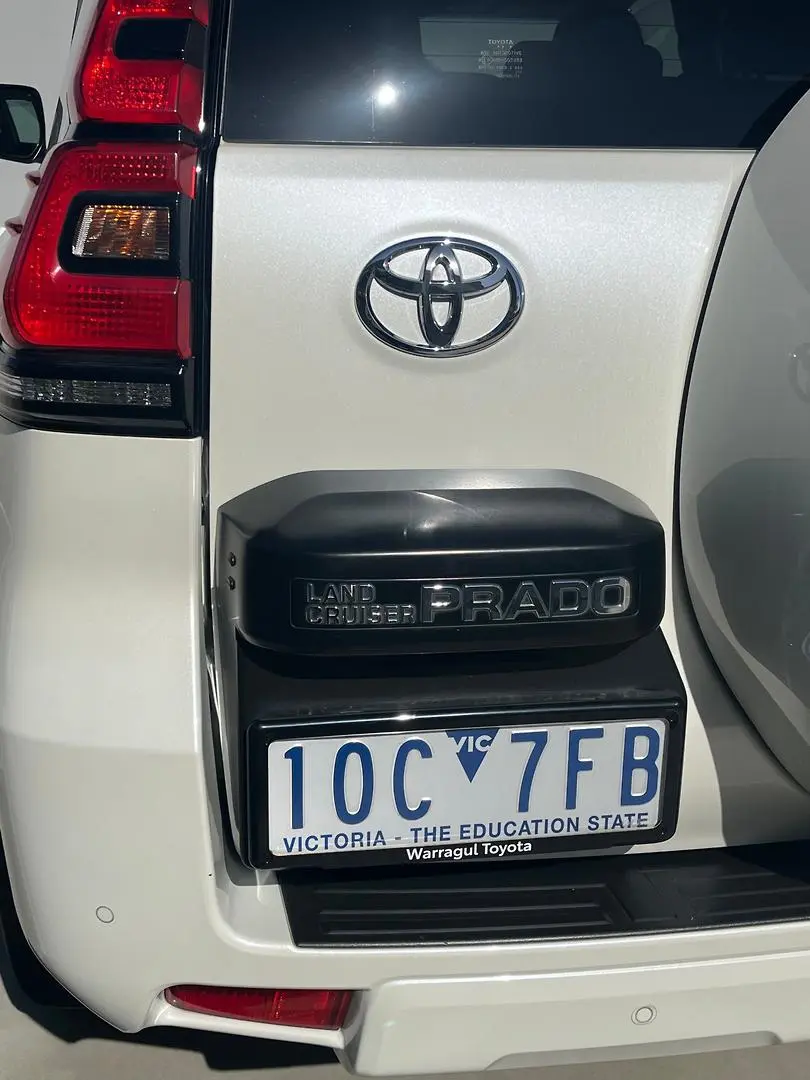 2018 Toyota Landcruiser Prado Gallery Image 12