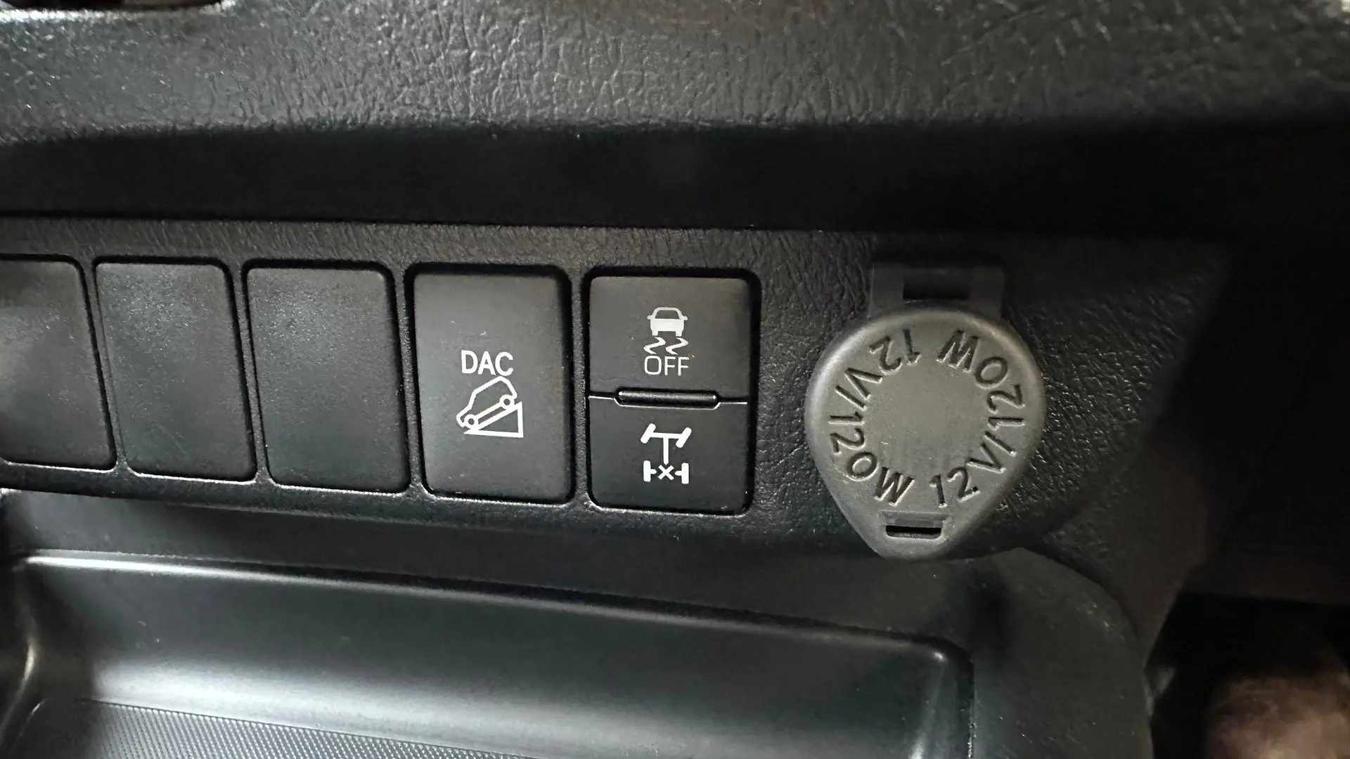2024 Toyota Hilux Gallery Image 23