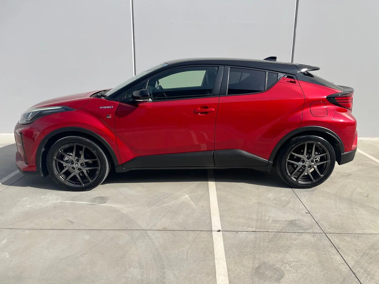 2021 Toyota C-HR Gallery Image 9