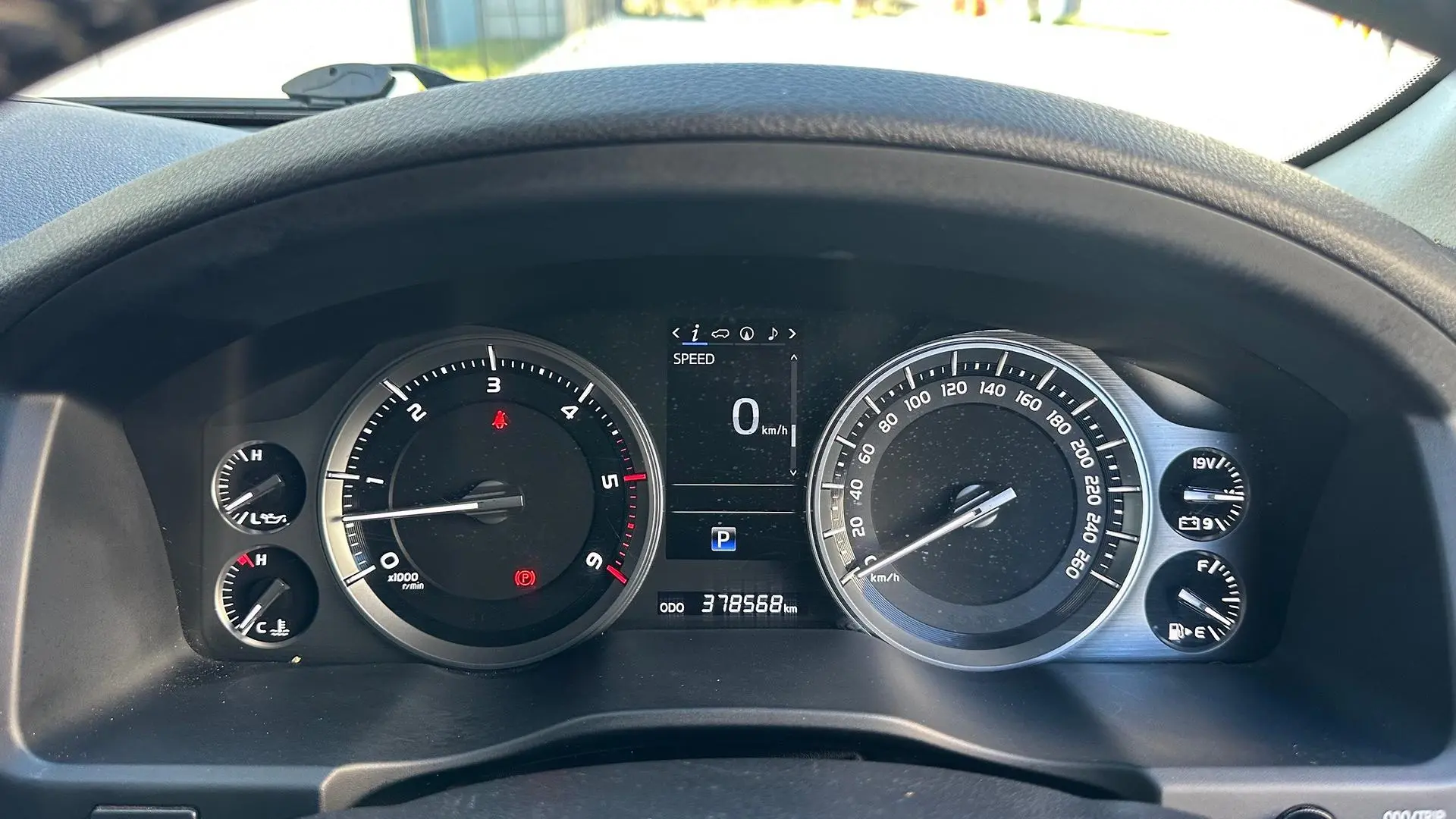 2018 Toyota Landcruiser Gallery Image 15