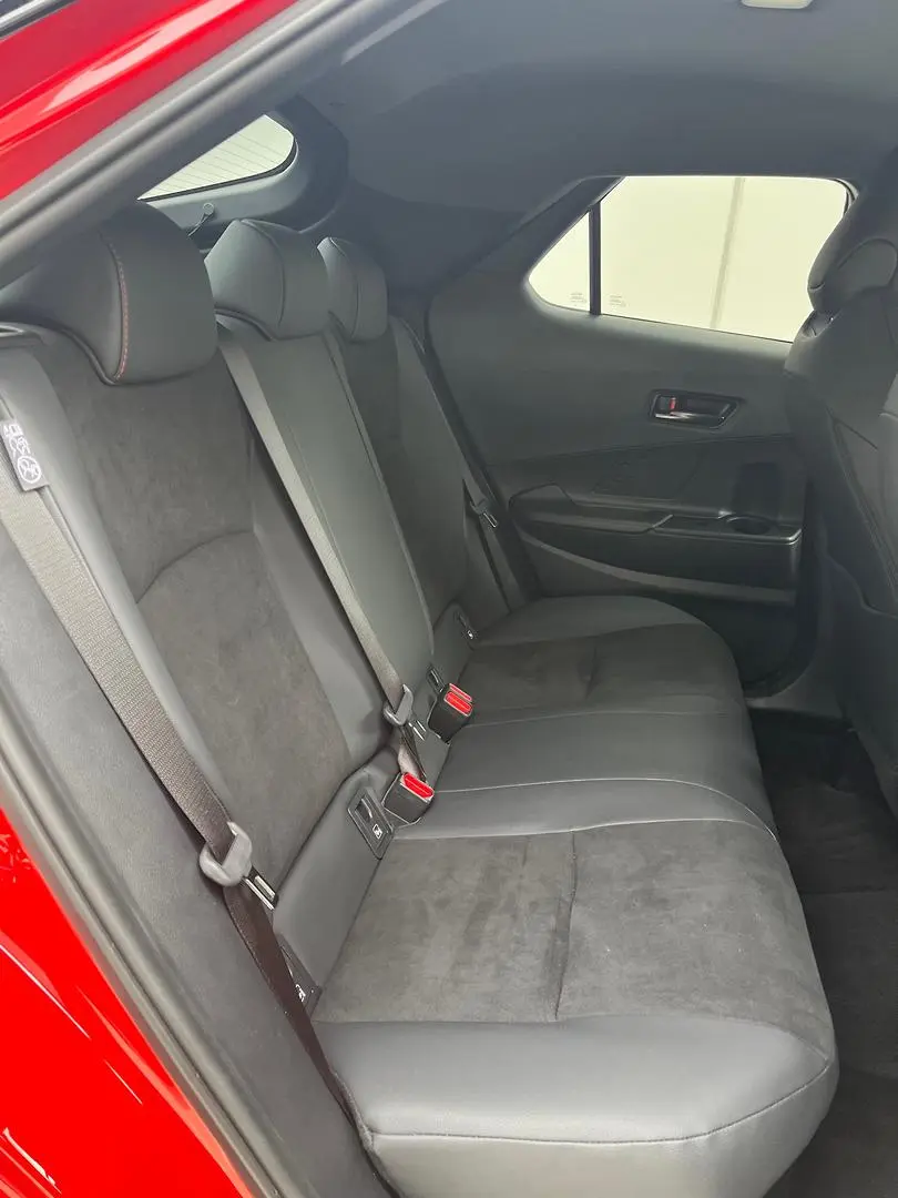 2025 Toyota C-HR Gallery Image 15