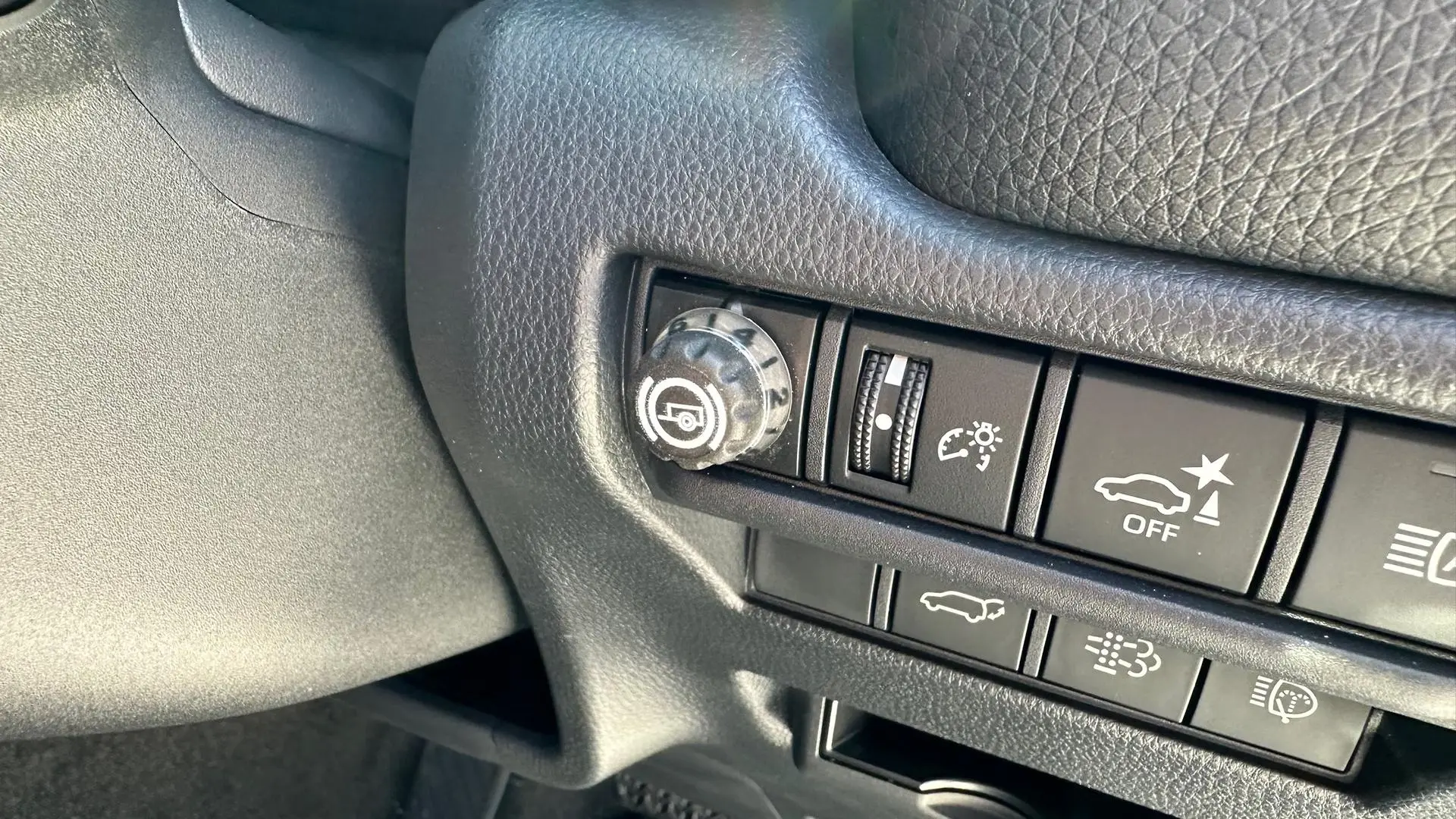 2025 Toyota Landcruiser Prado Gallery Image 25