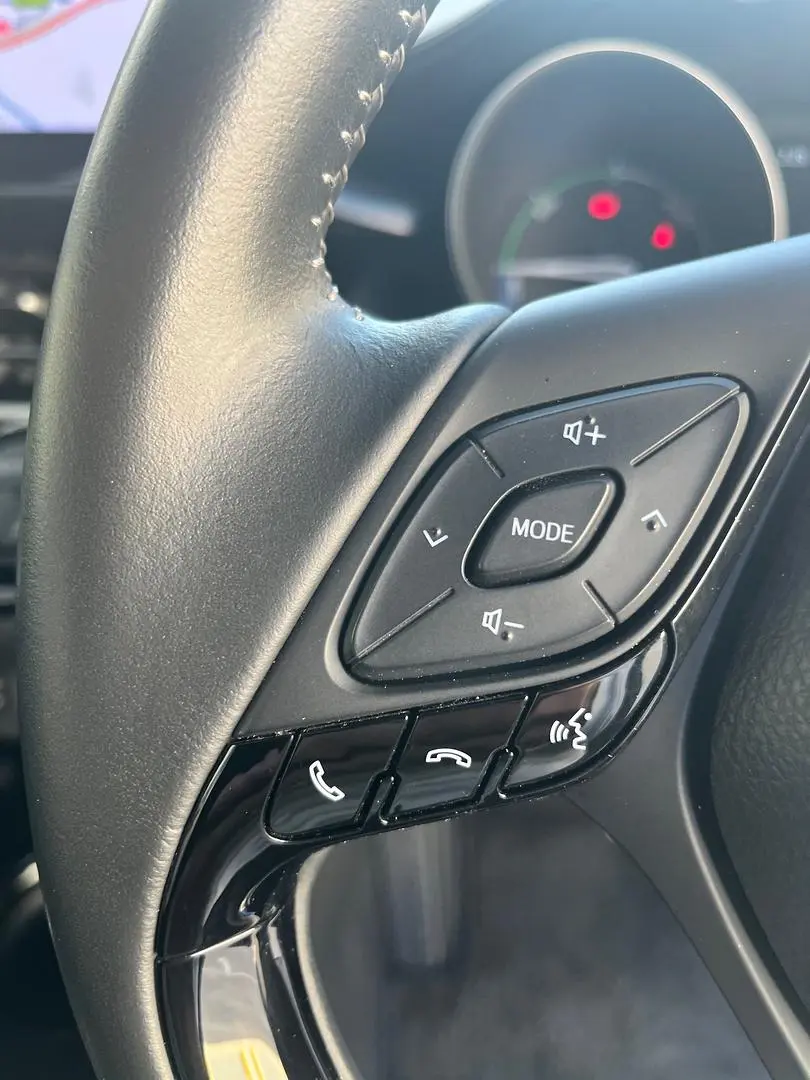2021 Toyota C-HR Gallery Image 21