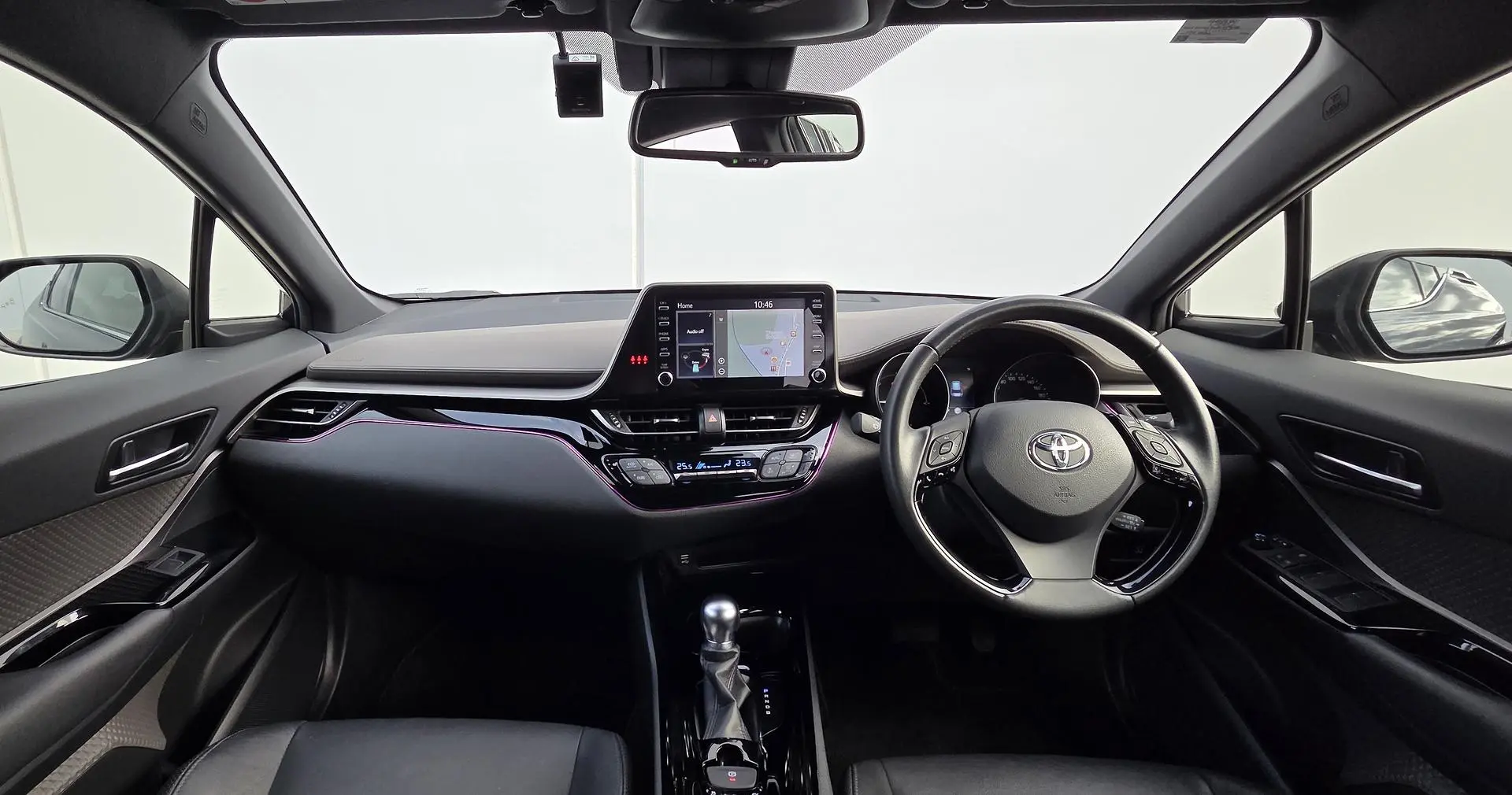 2022 Toyota C-HR Gallery Image 18