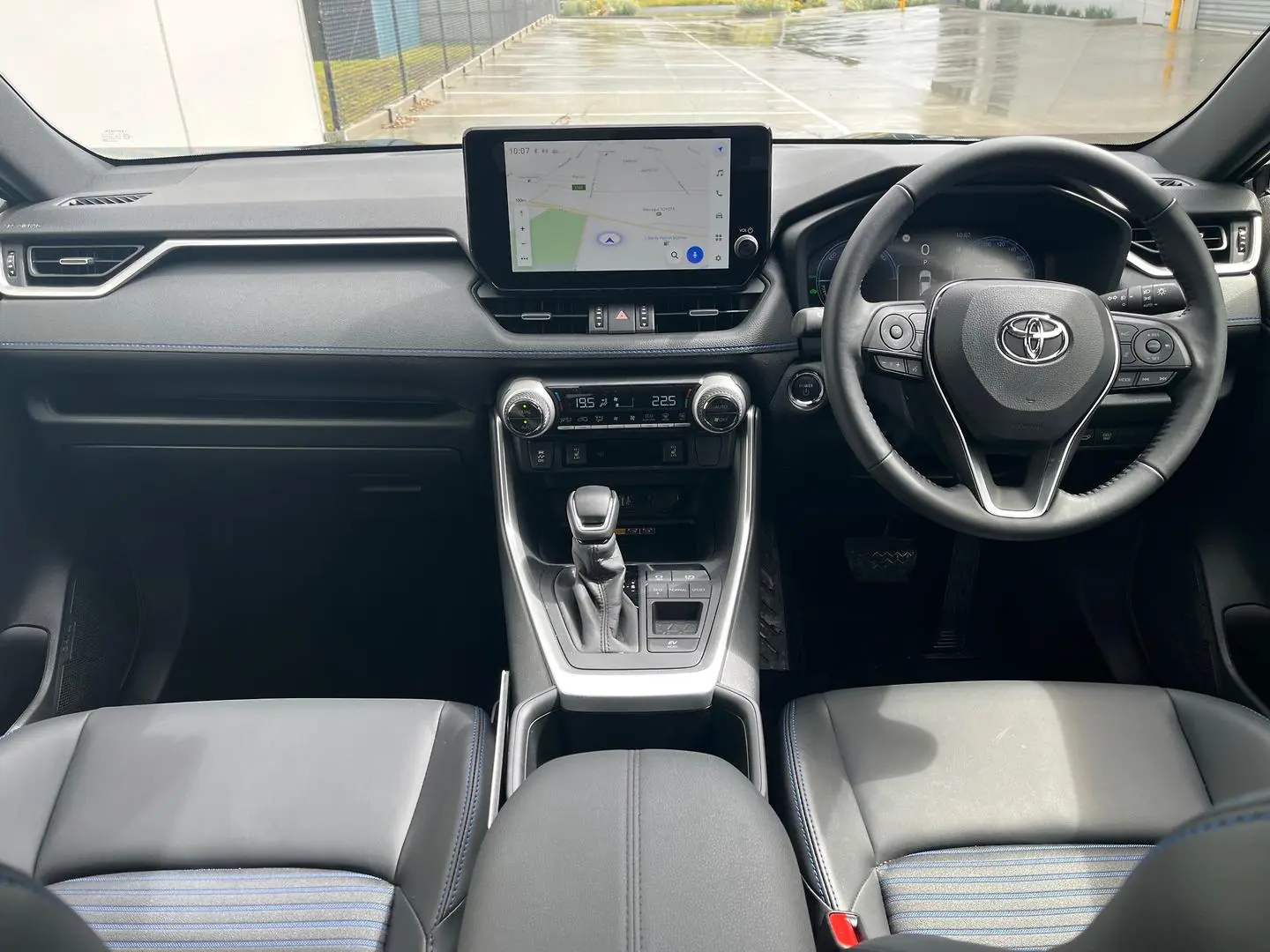 2025 Toyota RAV4 Gallery Image 19