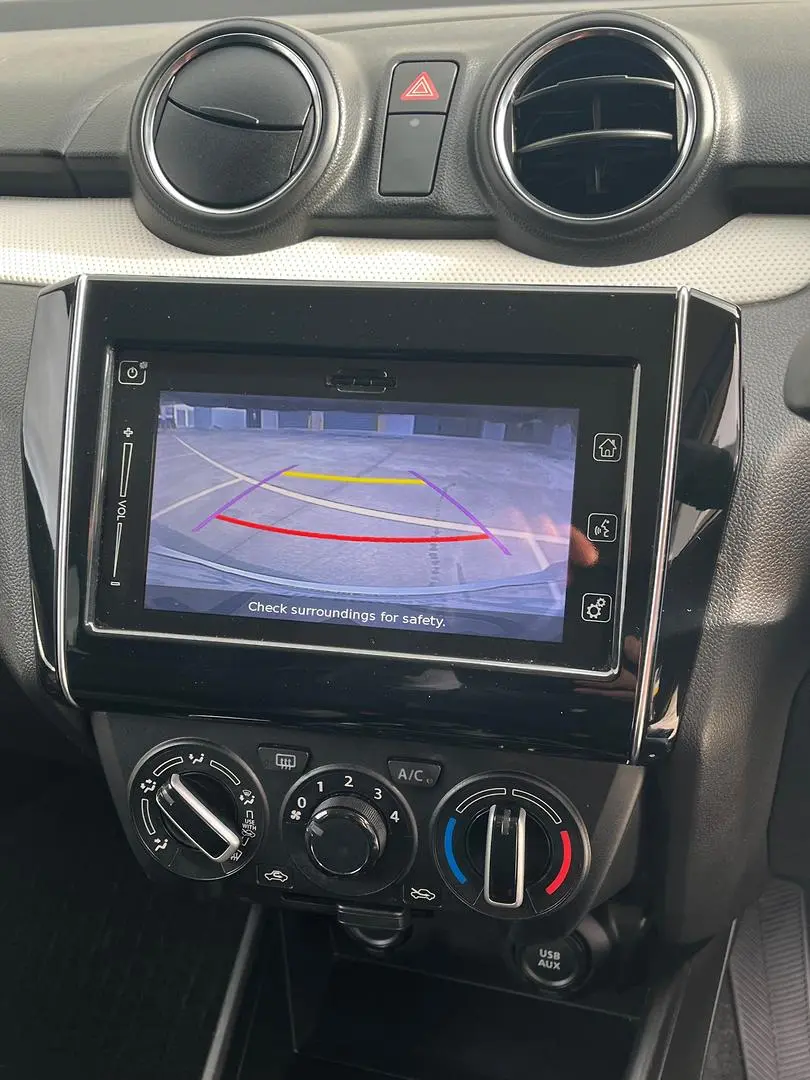 2020 Suzuki Swift Gallery Image 17