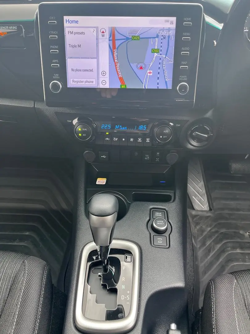 2025 Toyota Hilux Gallery Image 21