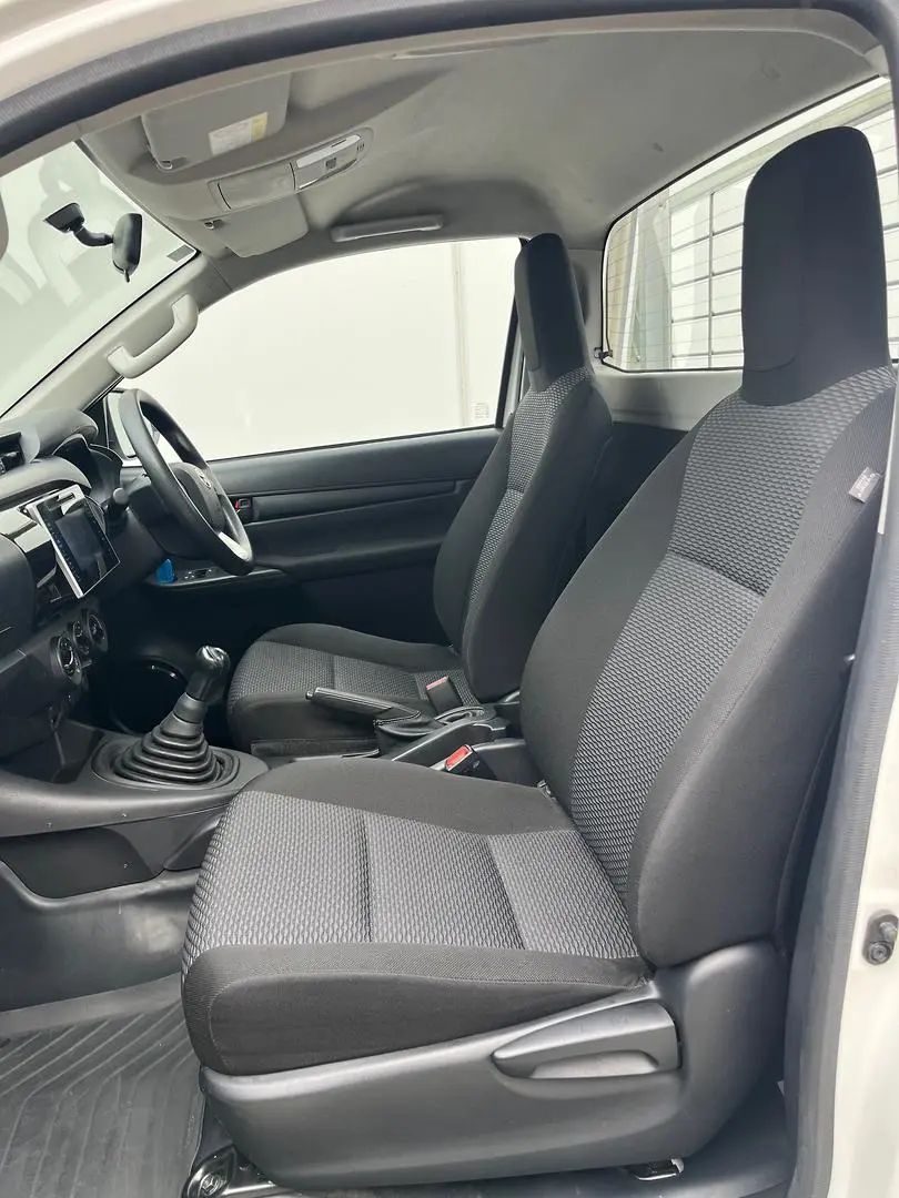 2018 Toyota Hilux Gallery Image 6