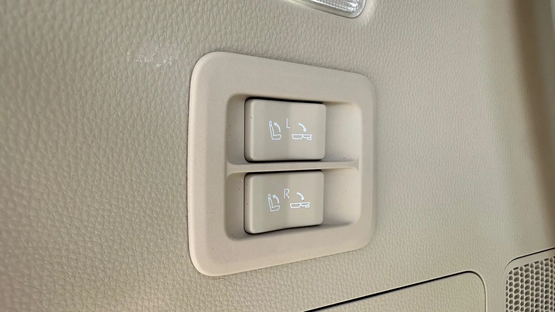 2022 Toyota Landcruiser Gallery Image 12