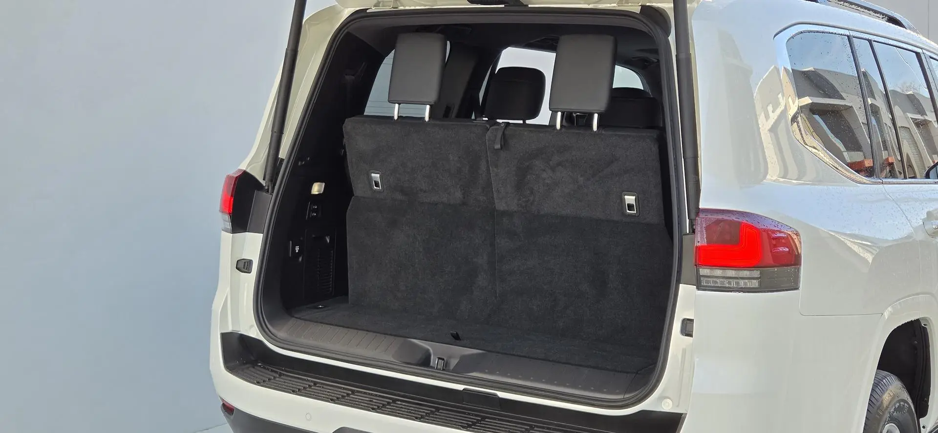 2024 Toyota Landcruiser Gallery Image 13