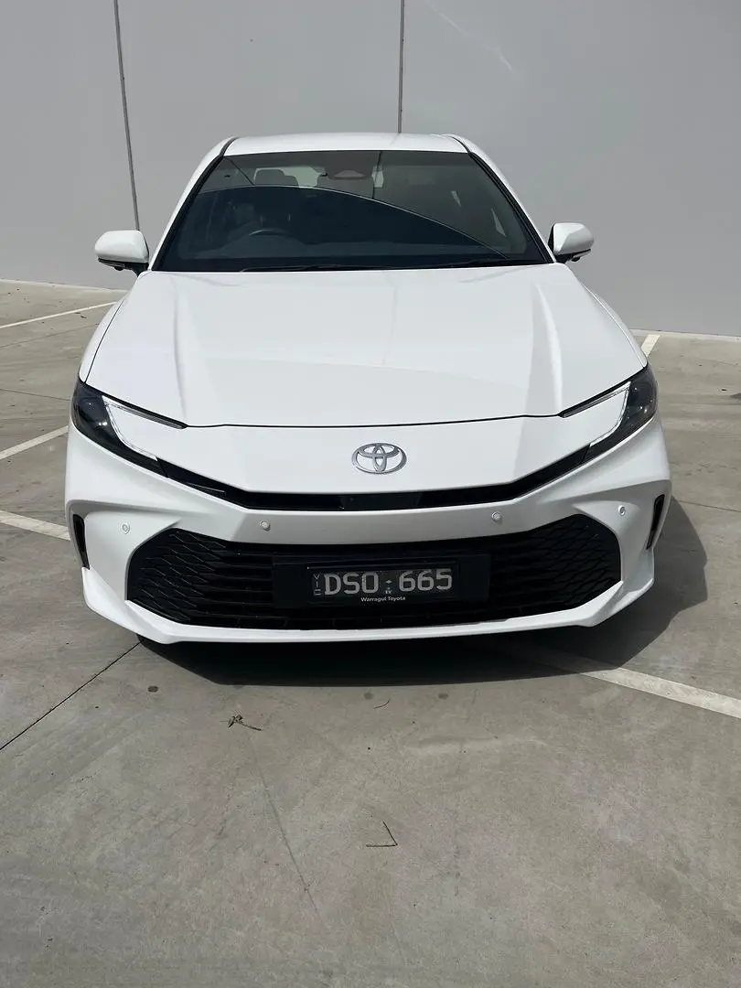2025 Toyota Camry Gallery Image 2