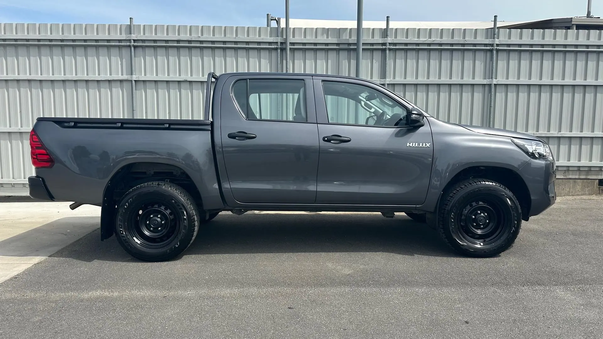 2024 Toyota Hilux Image 4