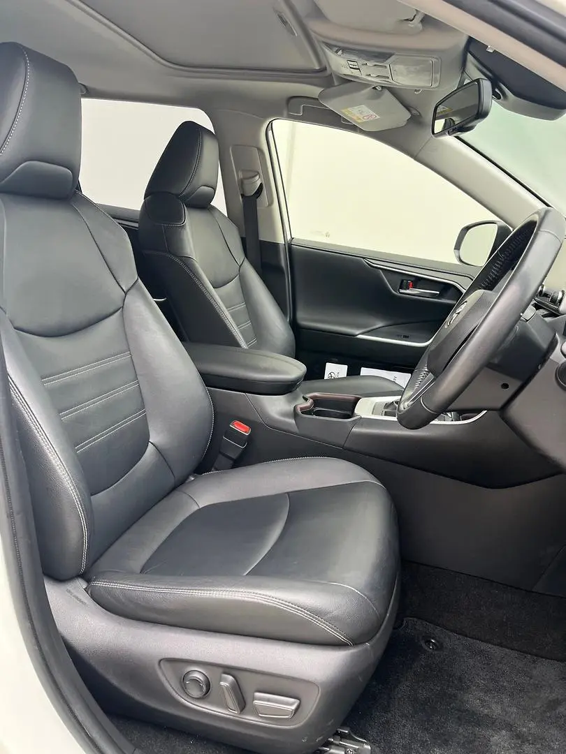 2020 Toyota RAV4 Gallery Image 15