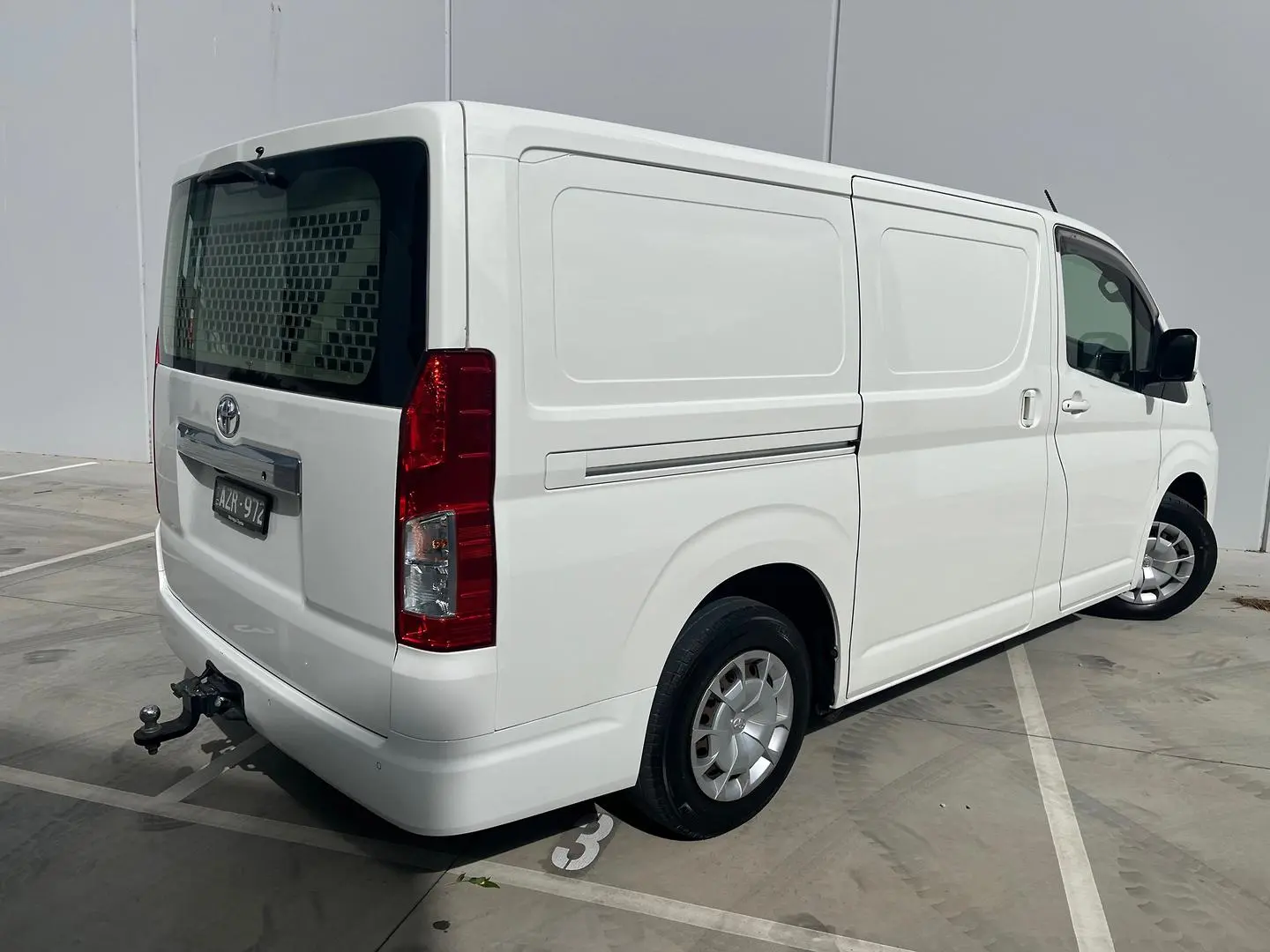 2019 Toyota Hiace Gallery Image 13