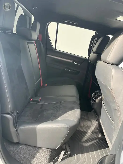2024 Toyota Hilux Gallery Image 15