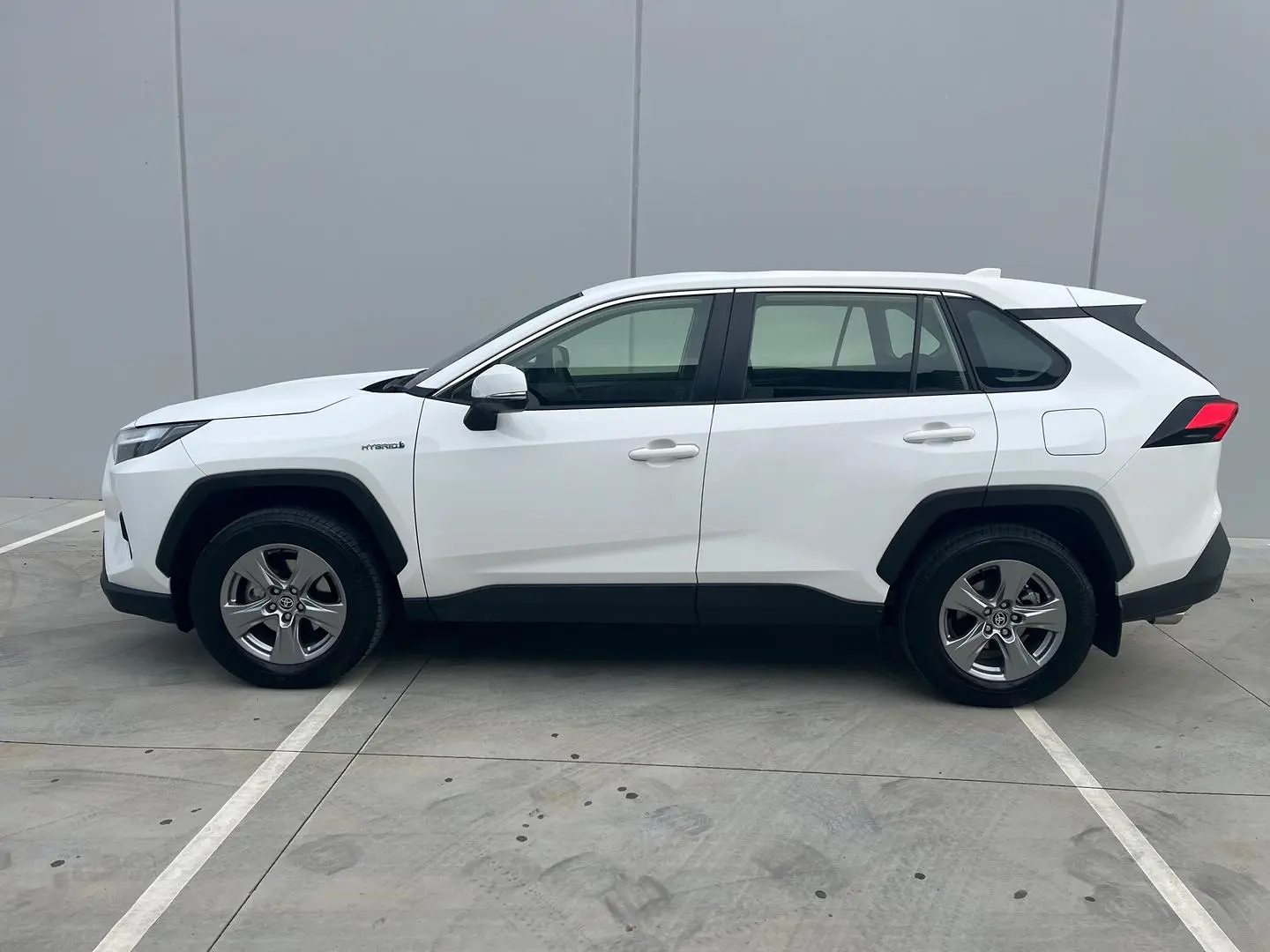 2024 Toyota RAV4 Gallery Image 5