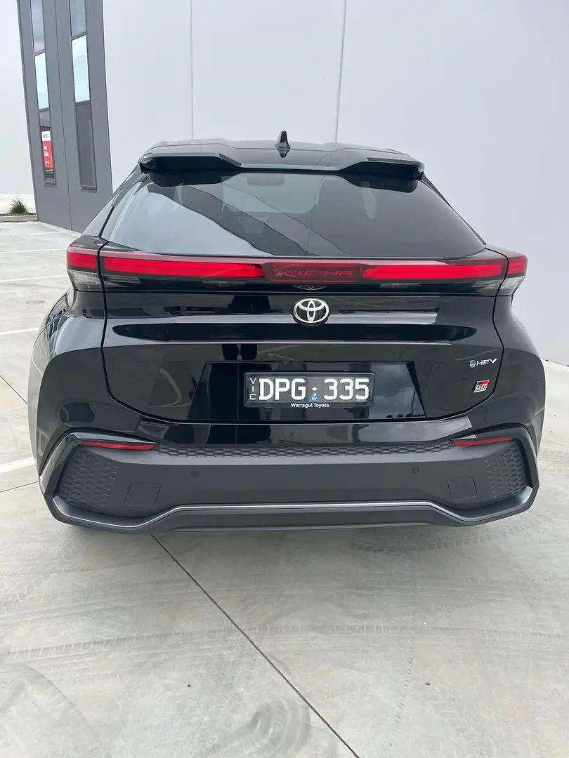 2025 Toyota C-HR Gallery Image 10