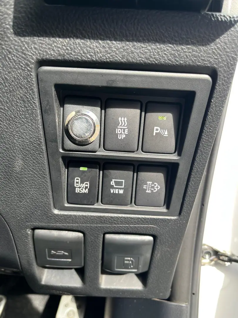 2024 Toyota Hilux Gallery Image 19