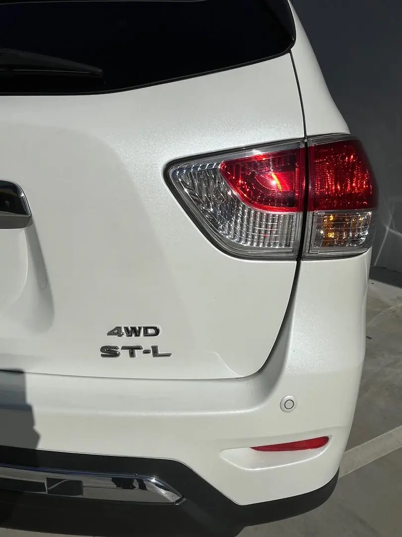 2016 Nissan Pathfinder Gallery Image 12