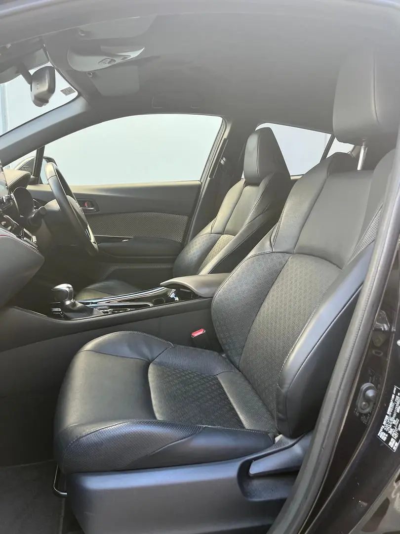 2022 Toyota C-HR Gallery Image 7