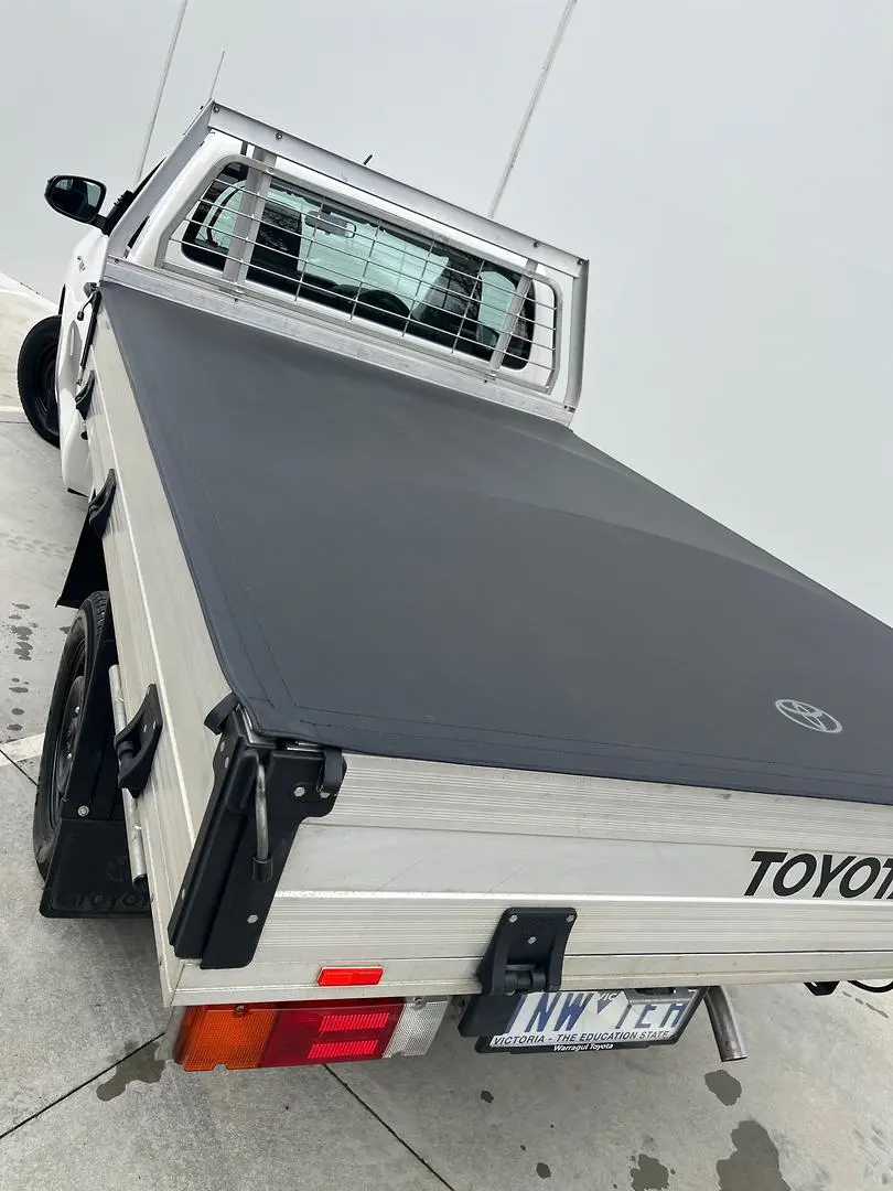 2018 Toyota Hilux Gallery Image 8