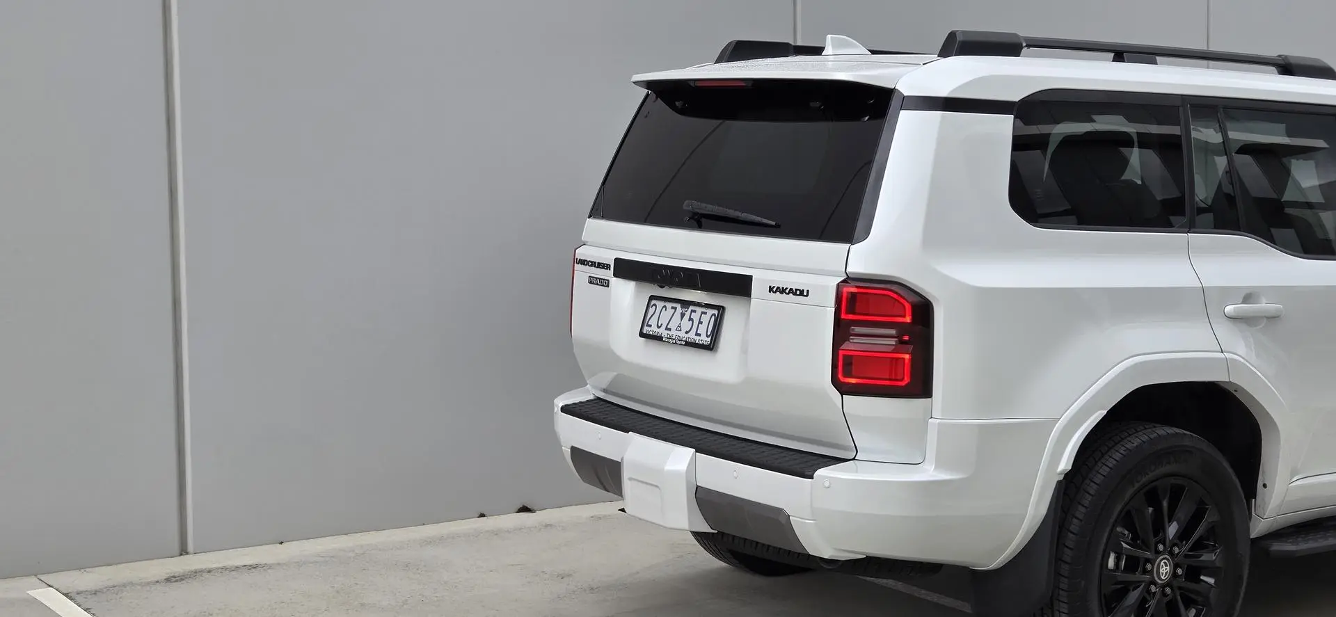 2025 Toyota Landcruiser Prado Gallery Image 10