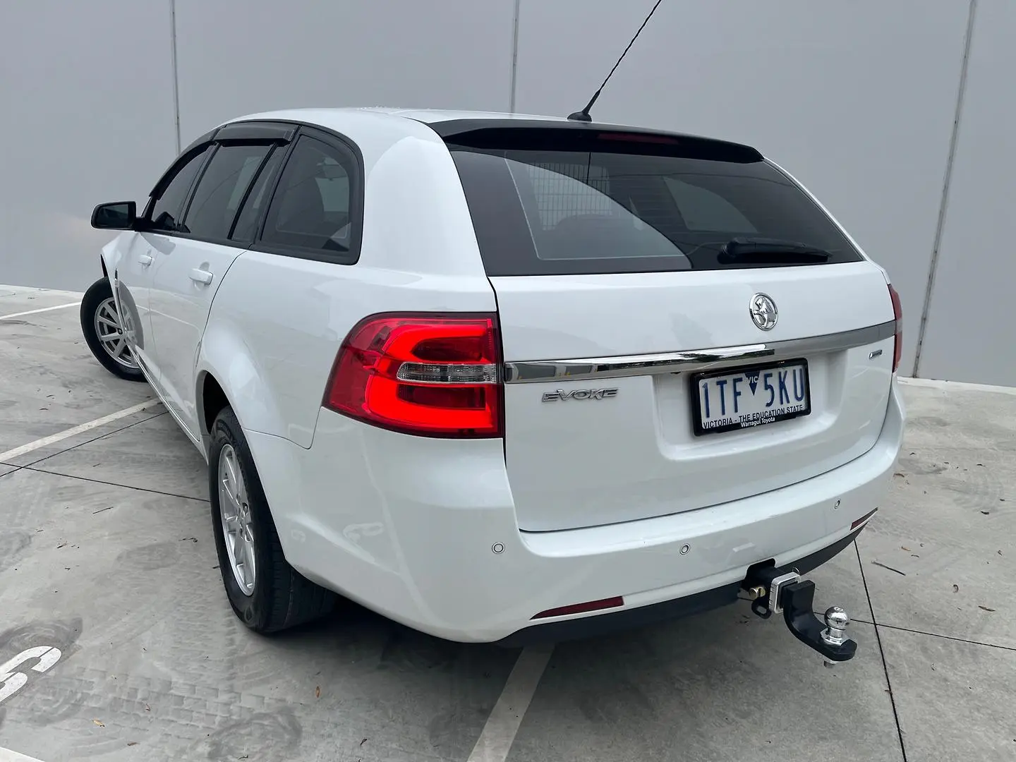 2016 Holden Commodore Gallery Image 9