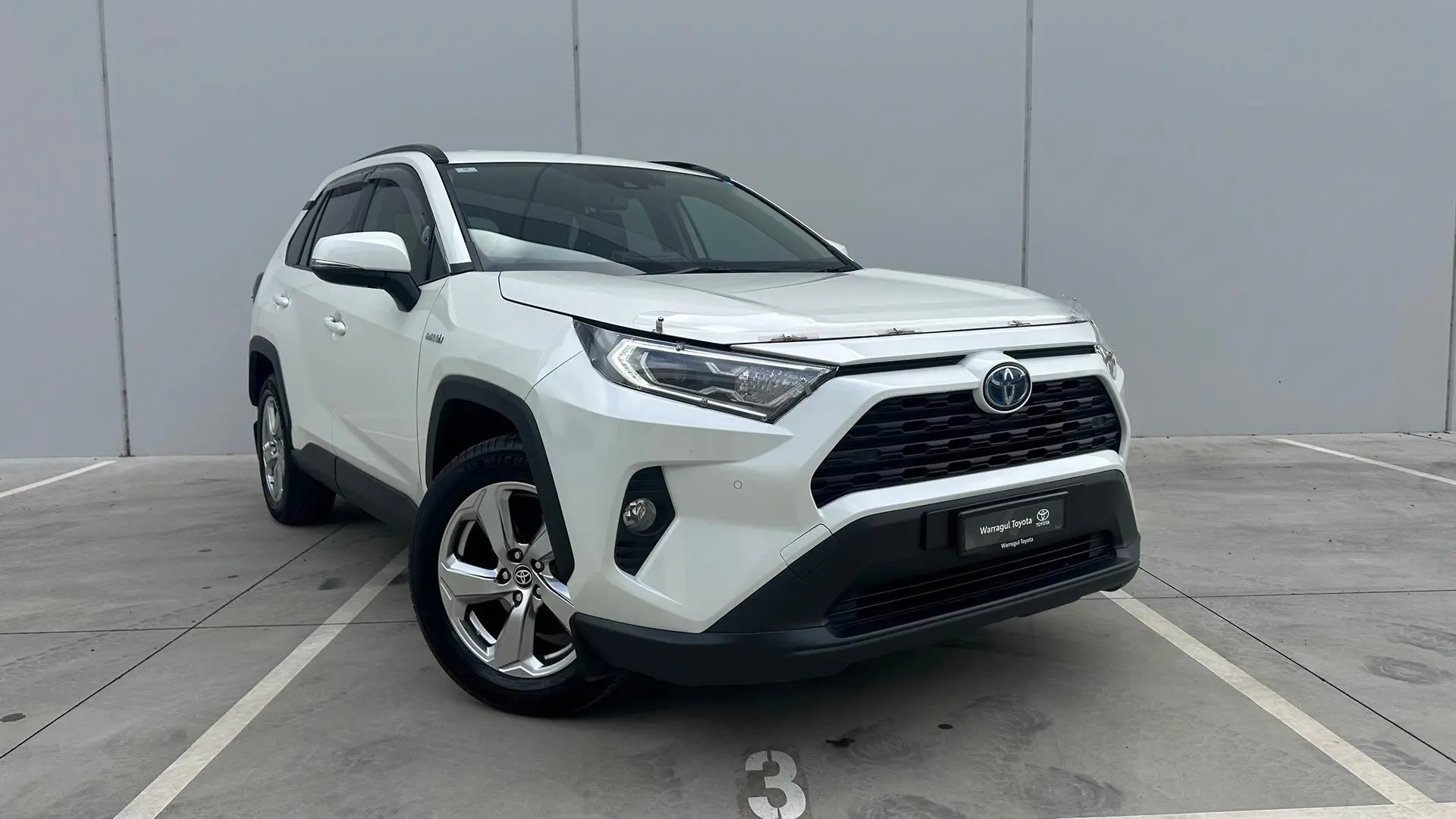 2019 Toyota RAV4 Gallery Image 1